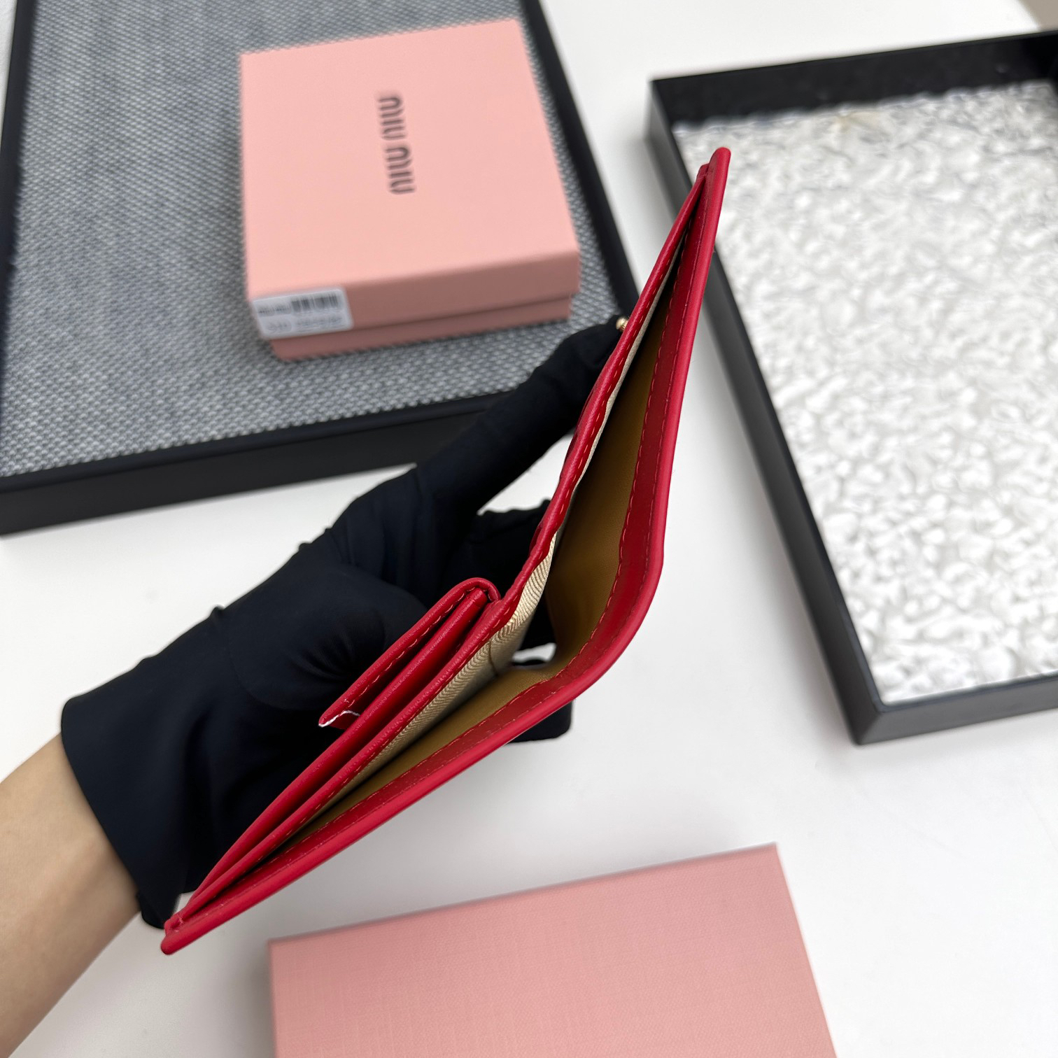 ミュウミュウ アルカディ レザー 財布「Arcadie Wallet」