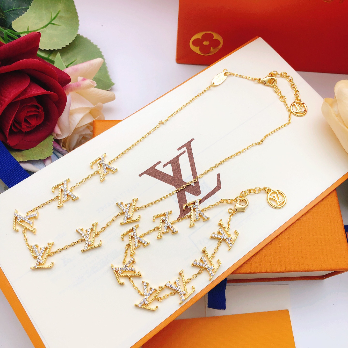 ルイ・ヴィトン シグネチャーチャームブレスレット