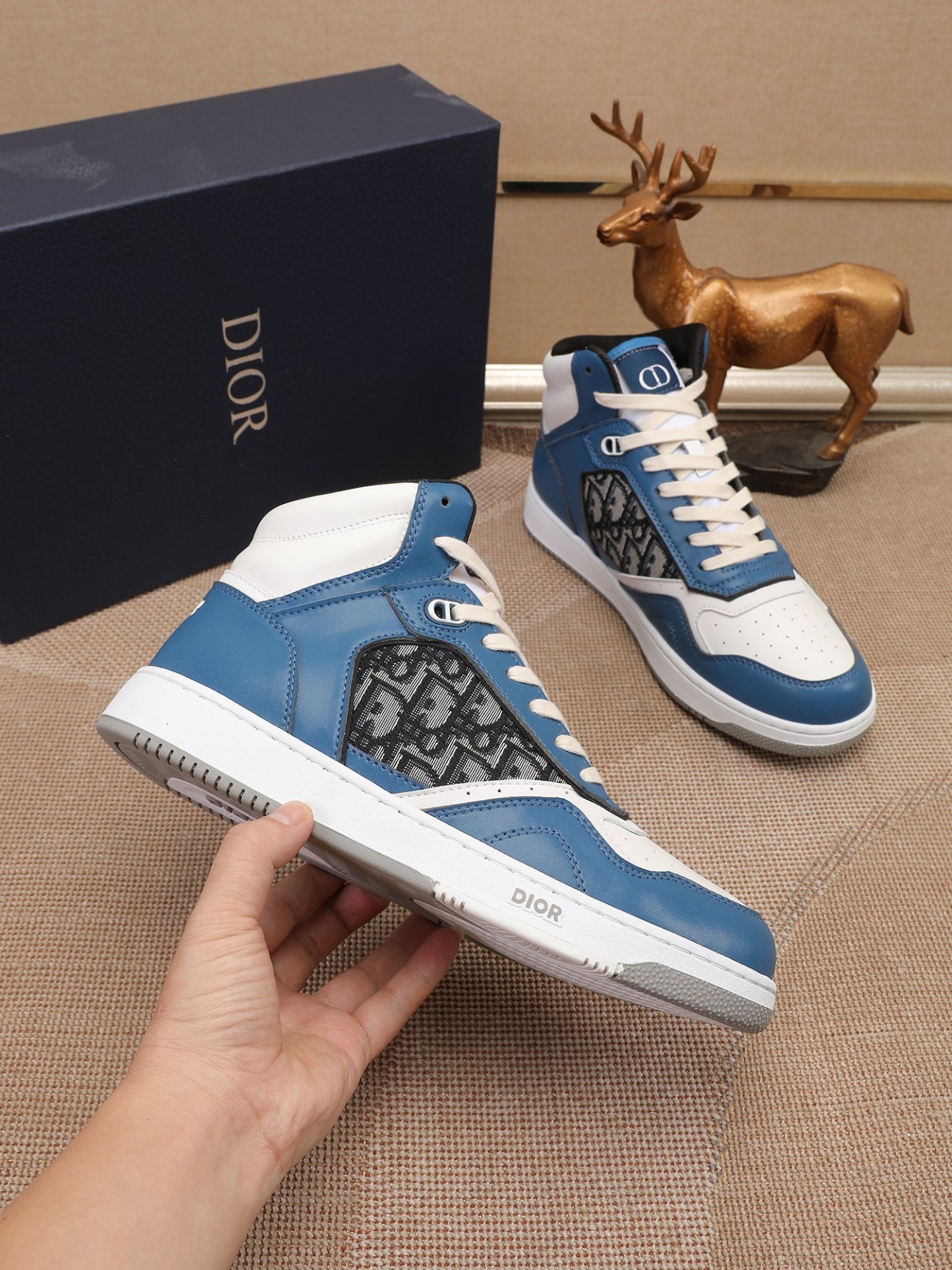 ディオール「Dior」Essentials B23 League ハイトップスニーカー