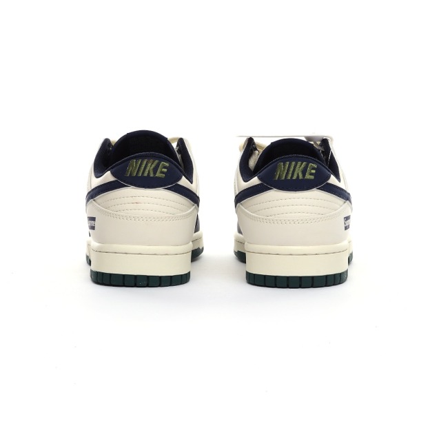 「コラボモデル」Supreme x NikeSB Dunk Lowスニーカー