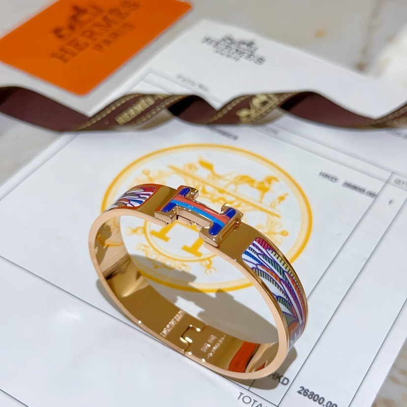 エルメス ブランドの象徴的なブレスレット