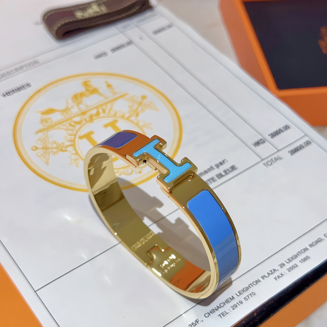 エルメス ブランドの象徴的なブレスレット