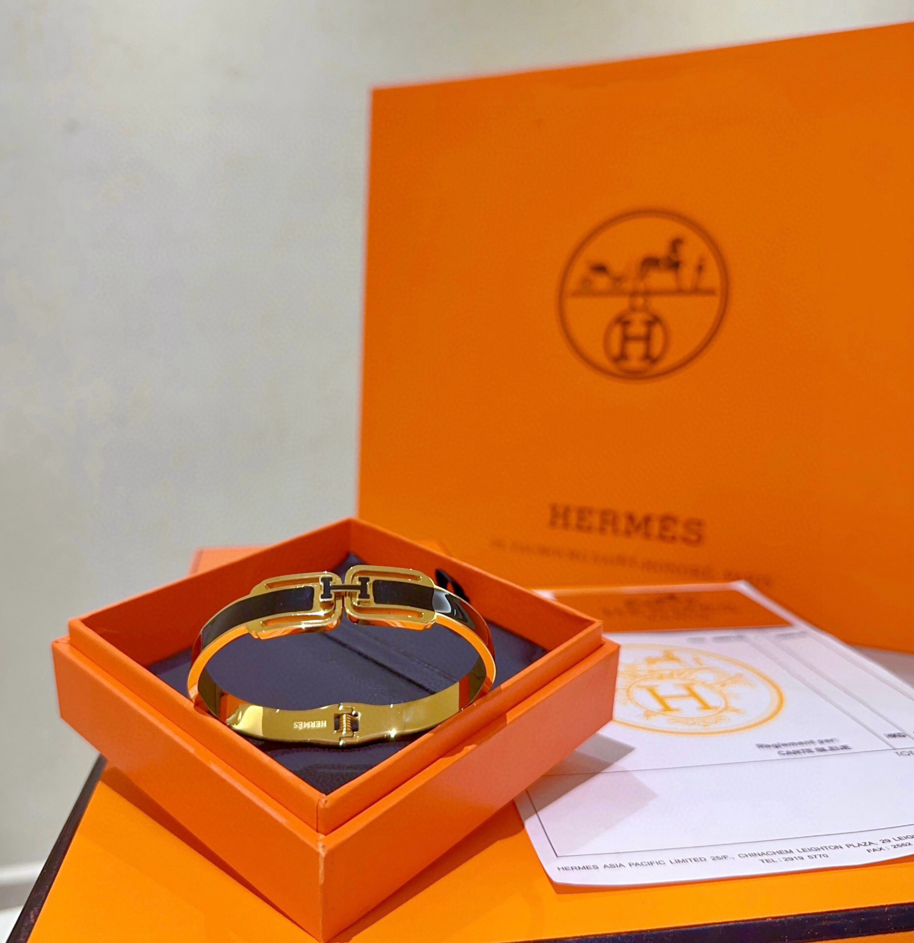 エルメス ブランドの象徴的なブレスレット