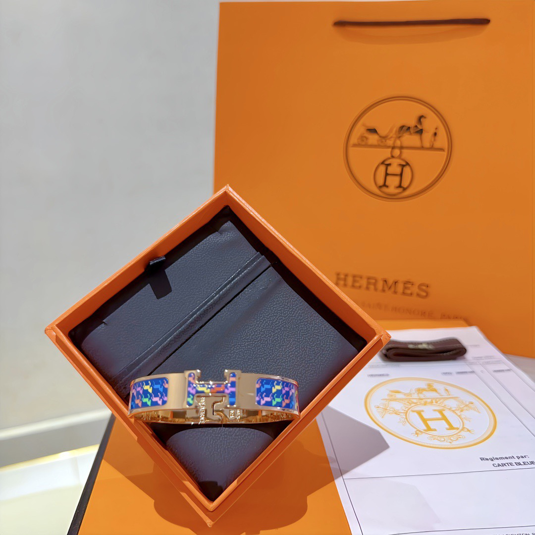 エルメス ブランドの象徴的なブレスレット