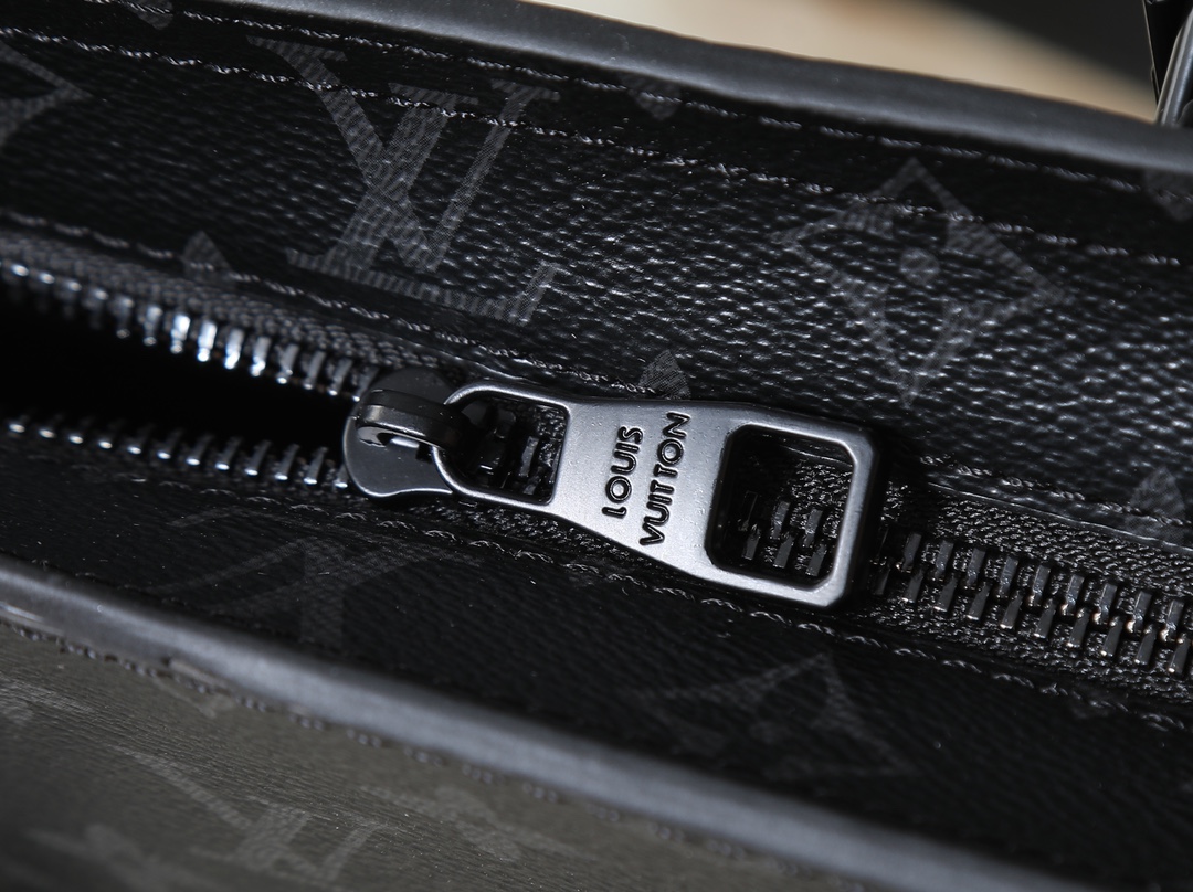 ルイ・ヴィトン サックプラ ホリゾンタル ジップ「Sac Plat」