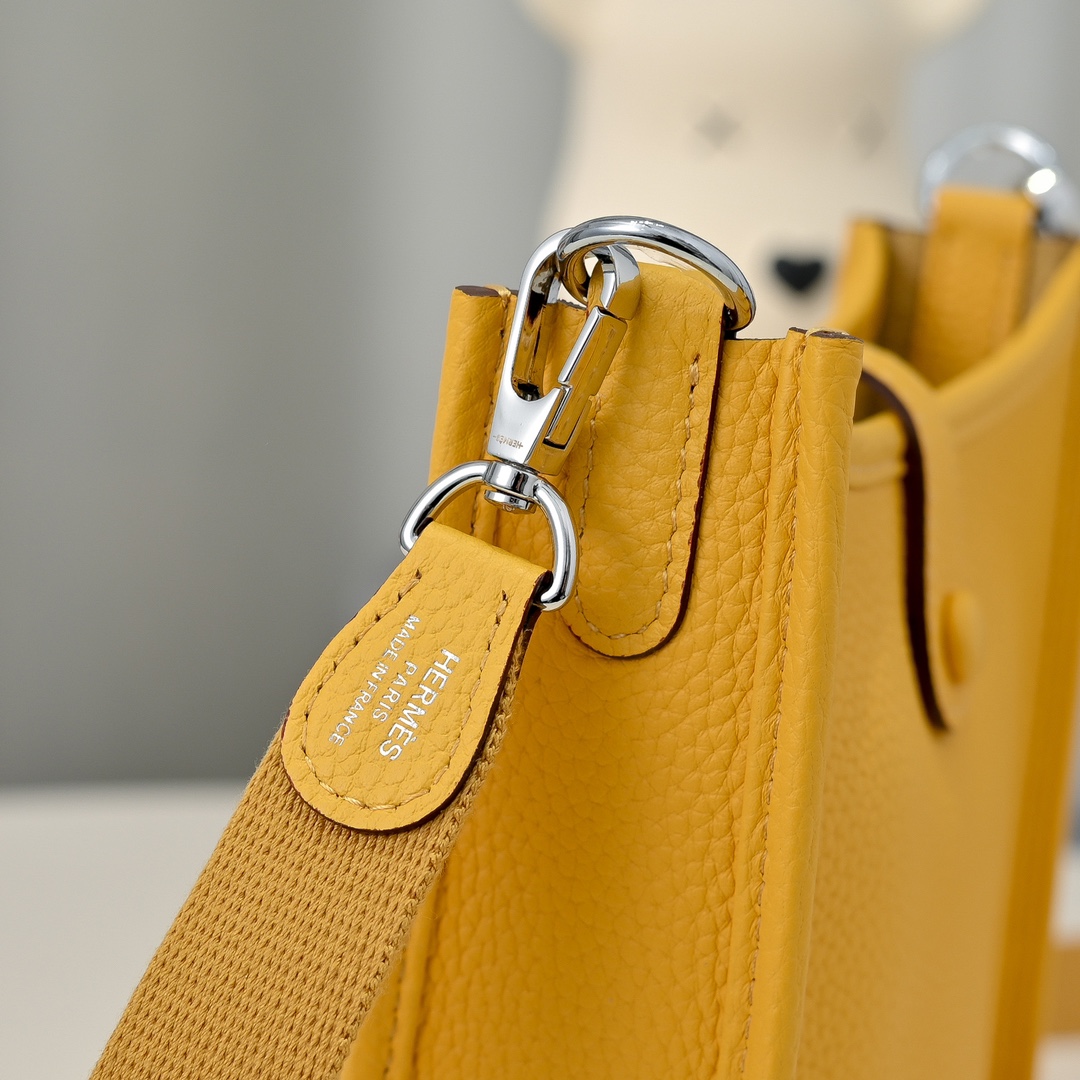 エルメス「Hermès」エヴェリン ミニ 17CM バッグ「EVELYNE MINI BAG」