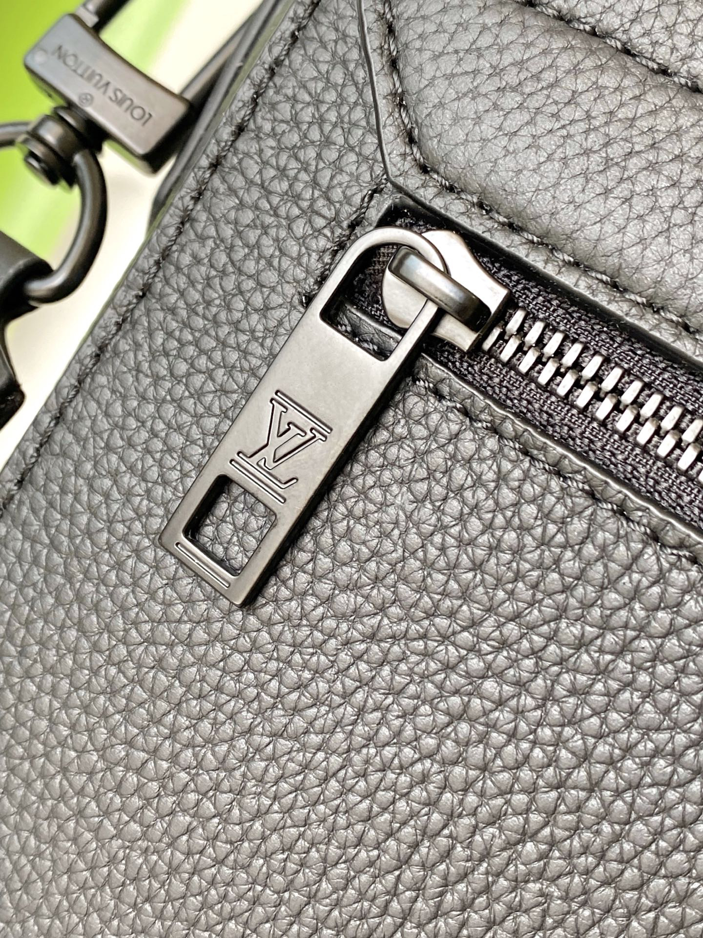 ルイ・ヴィトン「Louis Vuitton」テイクオフ･メッセンジャー