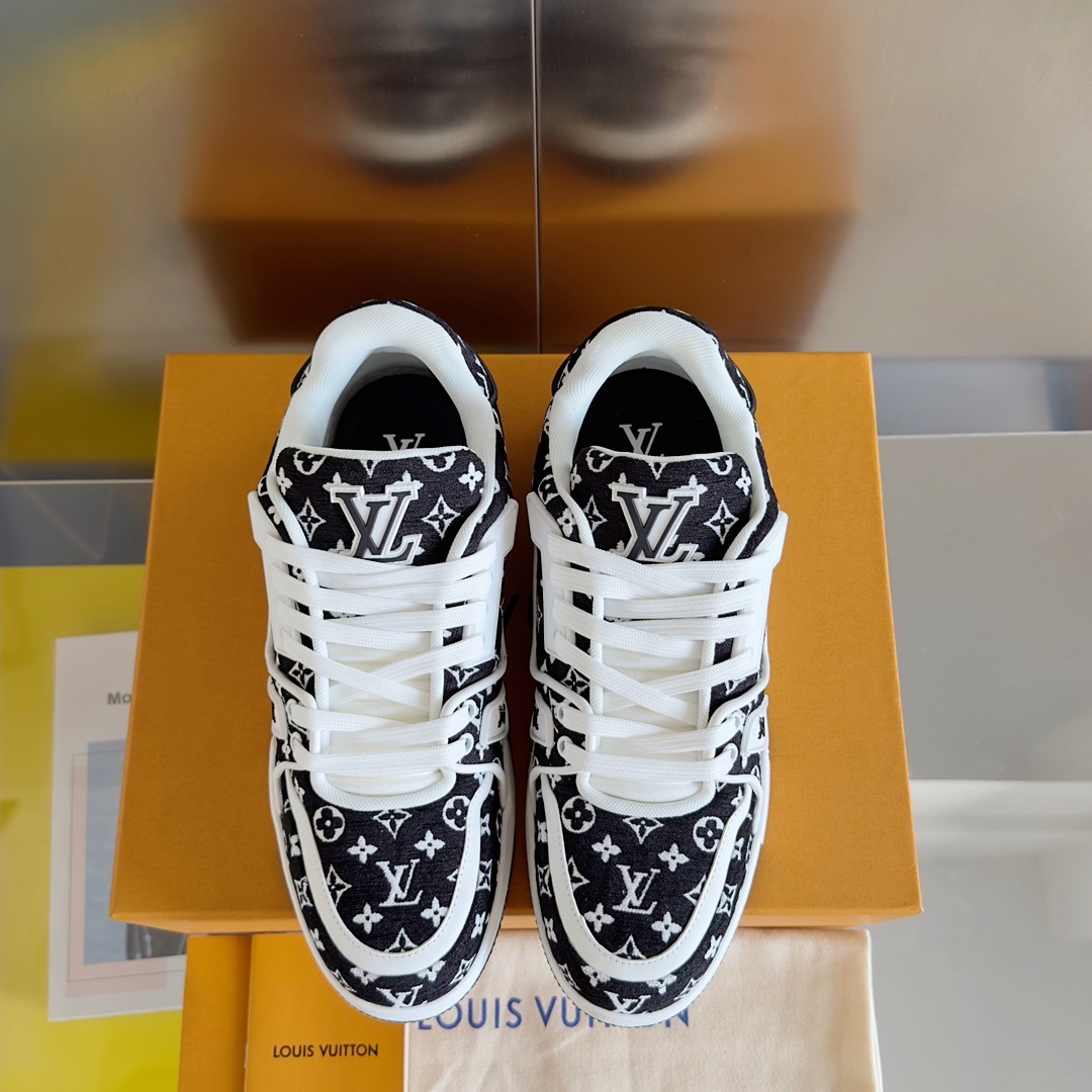 ルイ・ヴィトン LV トレーナー スニーカー「Trainer」