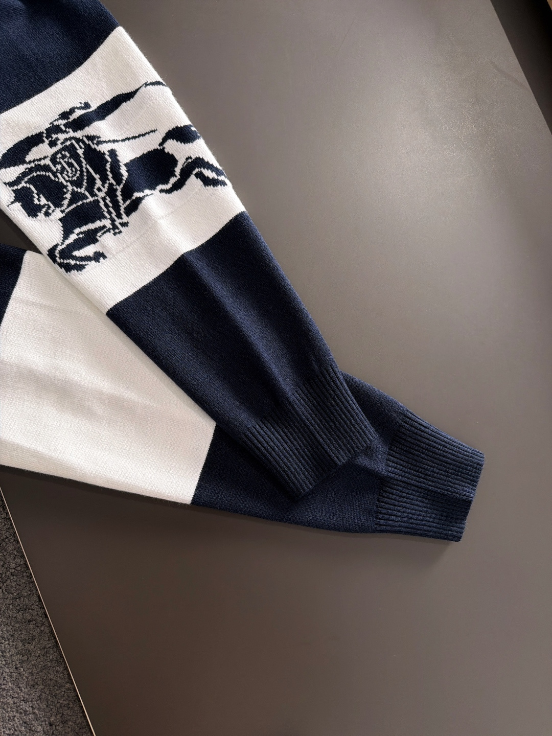 バーバリー「Burberry」2026新作ニットコレクション ニットウェア