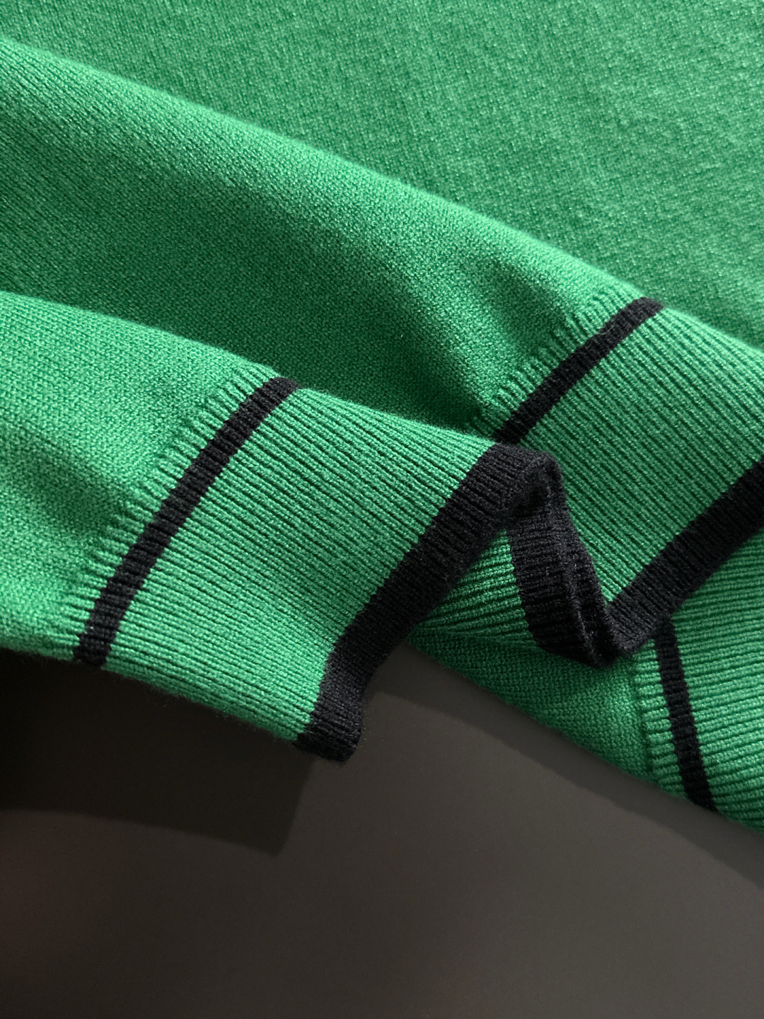 エルメス「Hermès」春季新作ラウンドネックスウェット