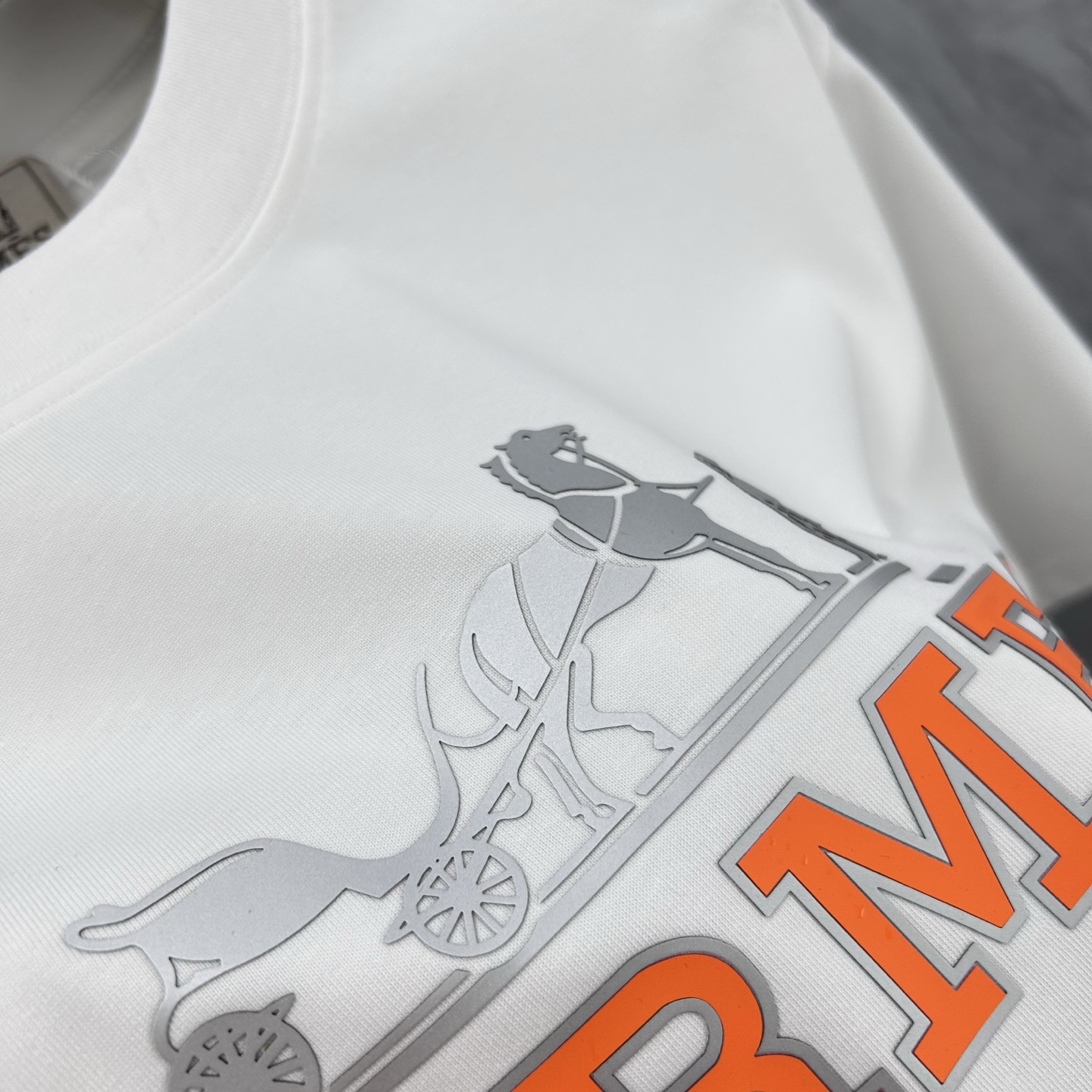 エルメス「Hermès」 クルーネックTシャツ 軽やかな着心地 春夏新作
