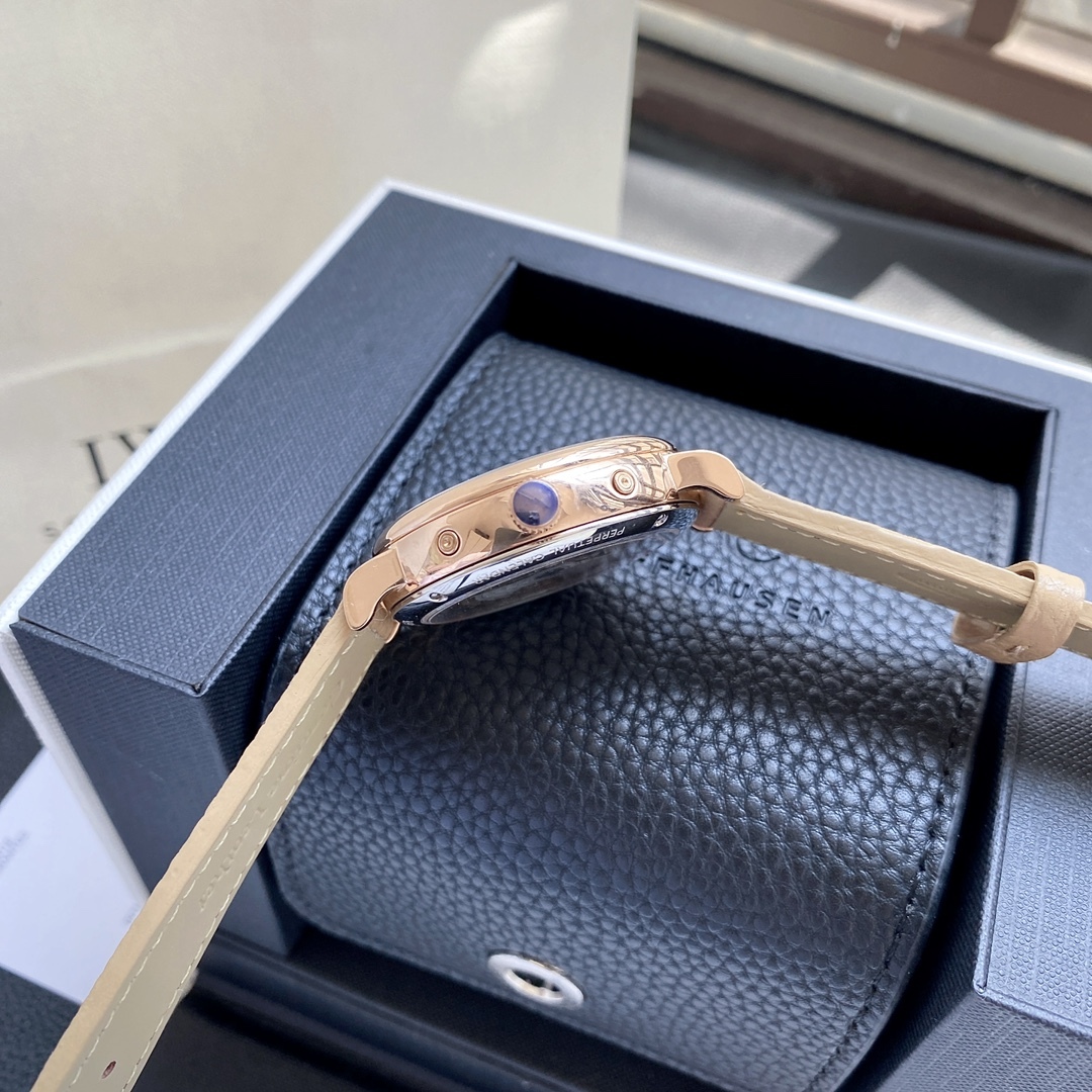 アイダブリューシー［IWC］万国柏濤フィーノカレンダー腕時計40MM