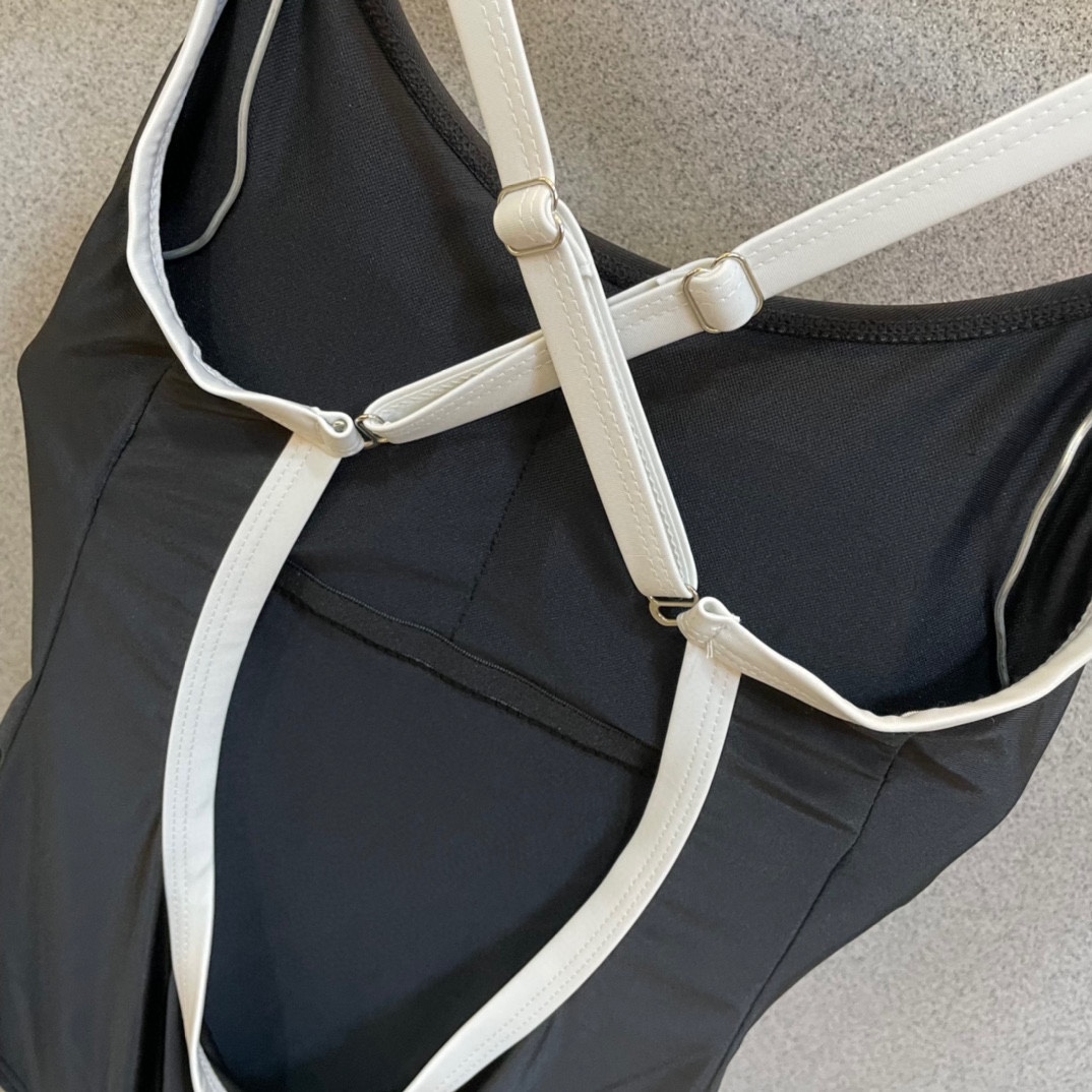 セリーヌ「Celine」ワンピース水着「2025夏季限定・人気プレミアムスイム登場！」