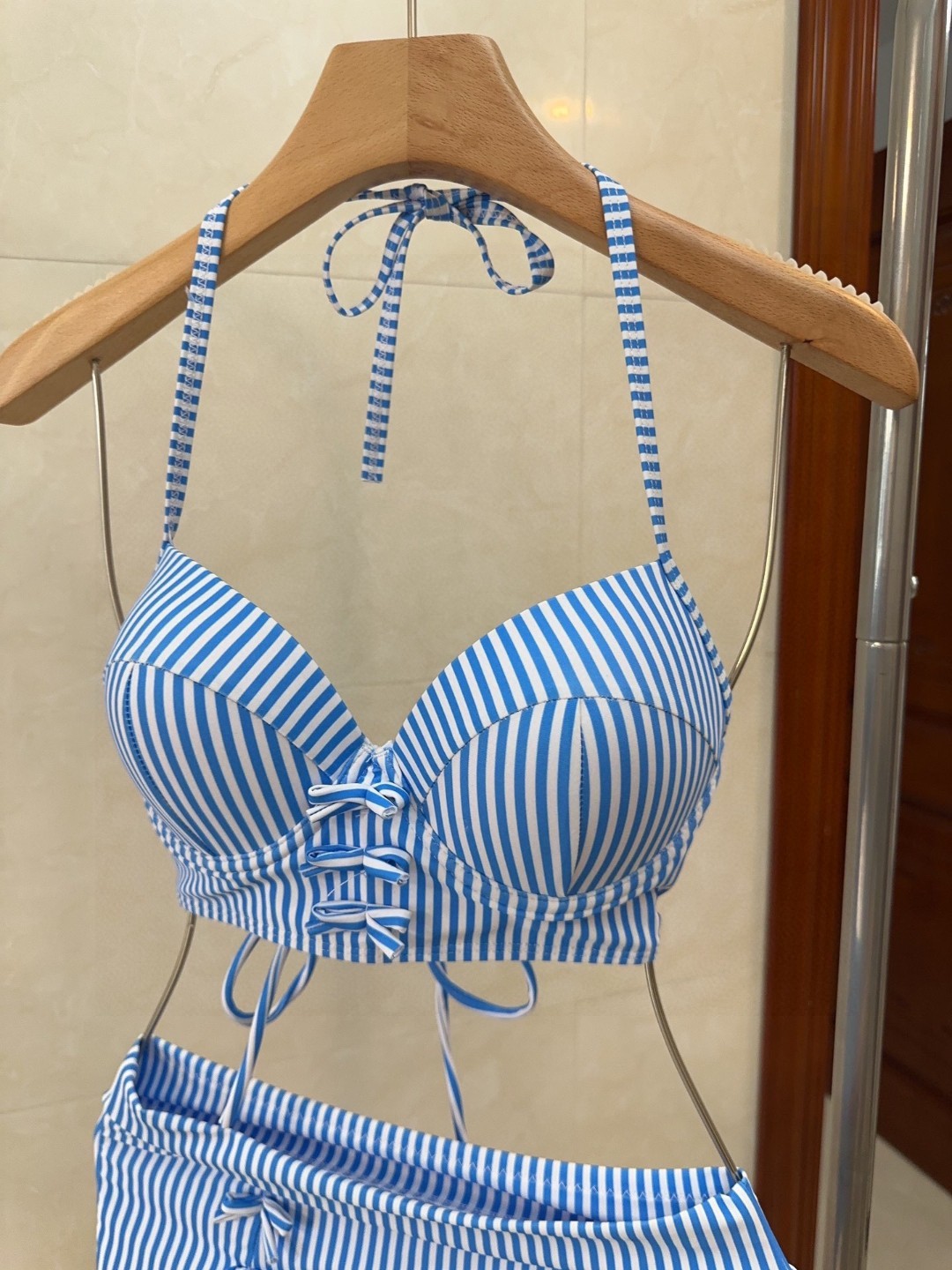 ミュウミュウ「Miu Miu」セパレート水着「2025夏季限定・人気プレミアムスイム登場！」