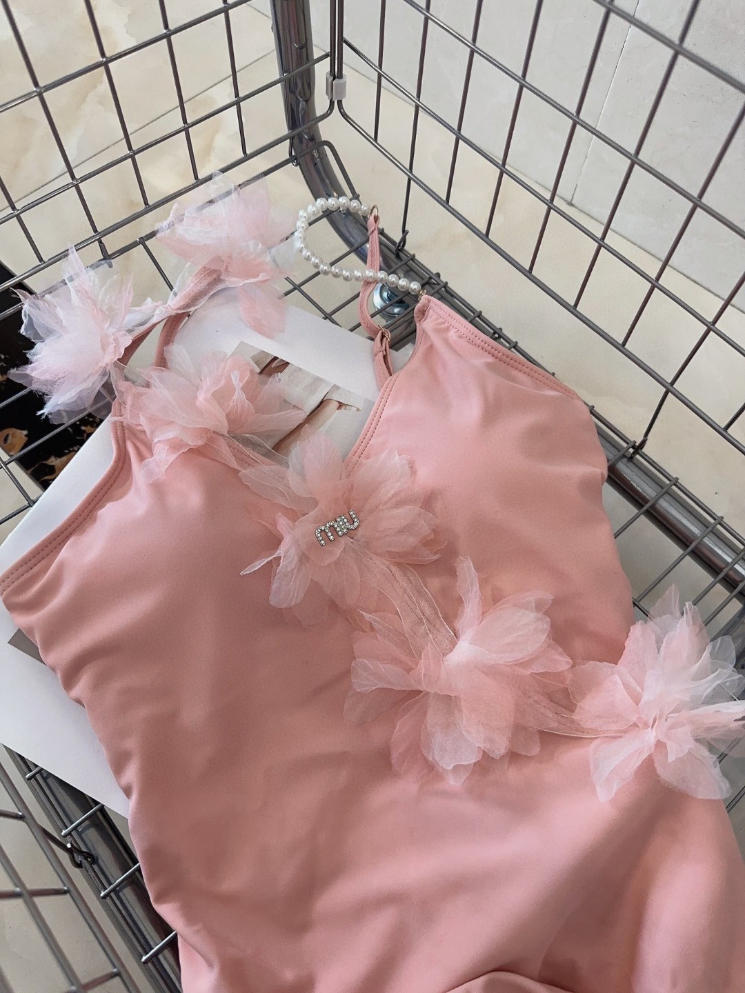ミュウミュウ「Miu Miu」セパレート水着「2025夏季限定・人気プレミアムスイム登場！」