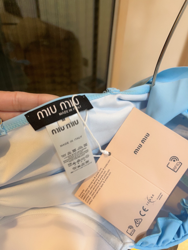 ミュウミュウ「Miu Miu」ワンピース水着「2025夏季限定・人気プレミアムスイム登場！」