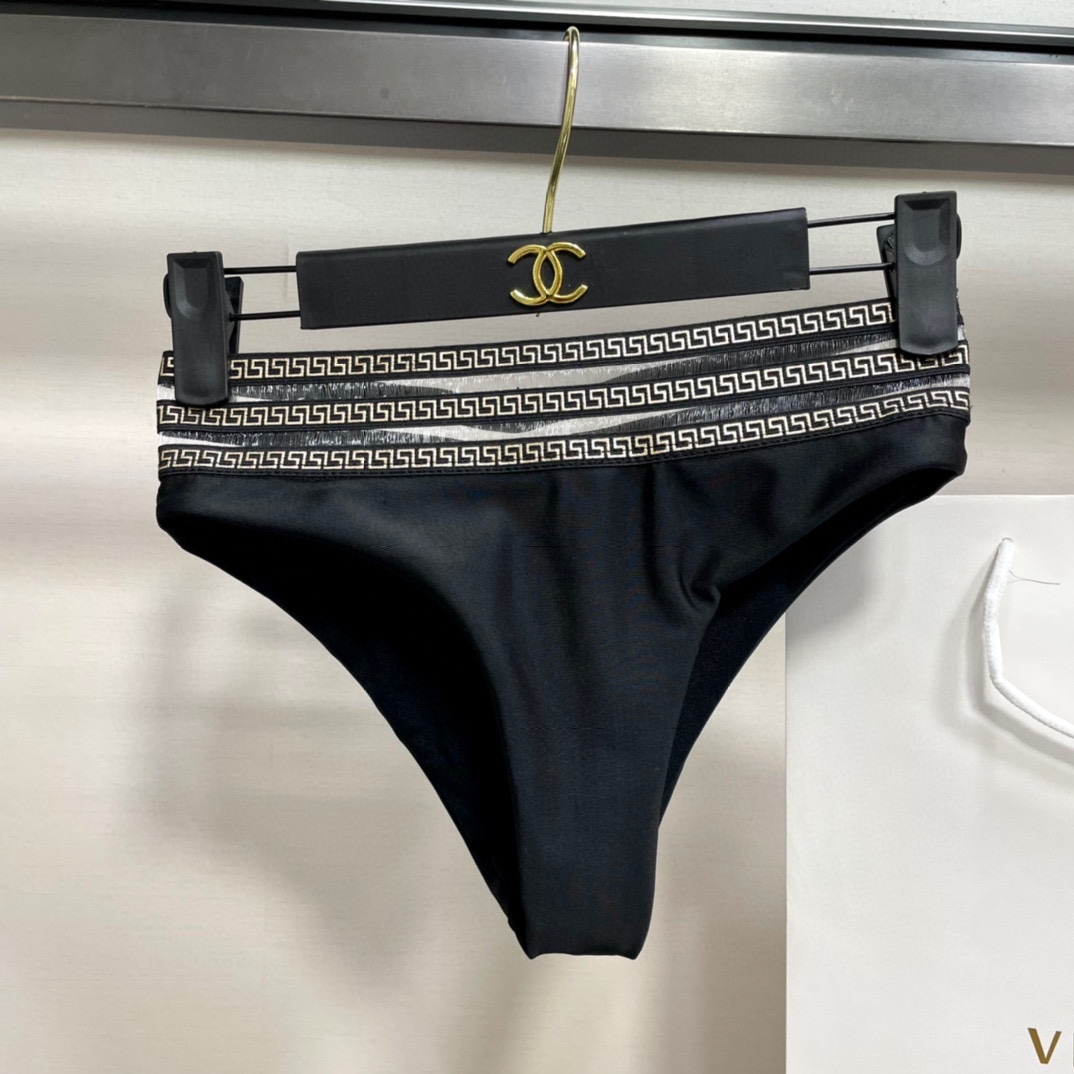 ヴェルサーチ「Versace」セパレート水着「2025夏季限定・人気プレミアムスイム登場！」