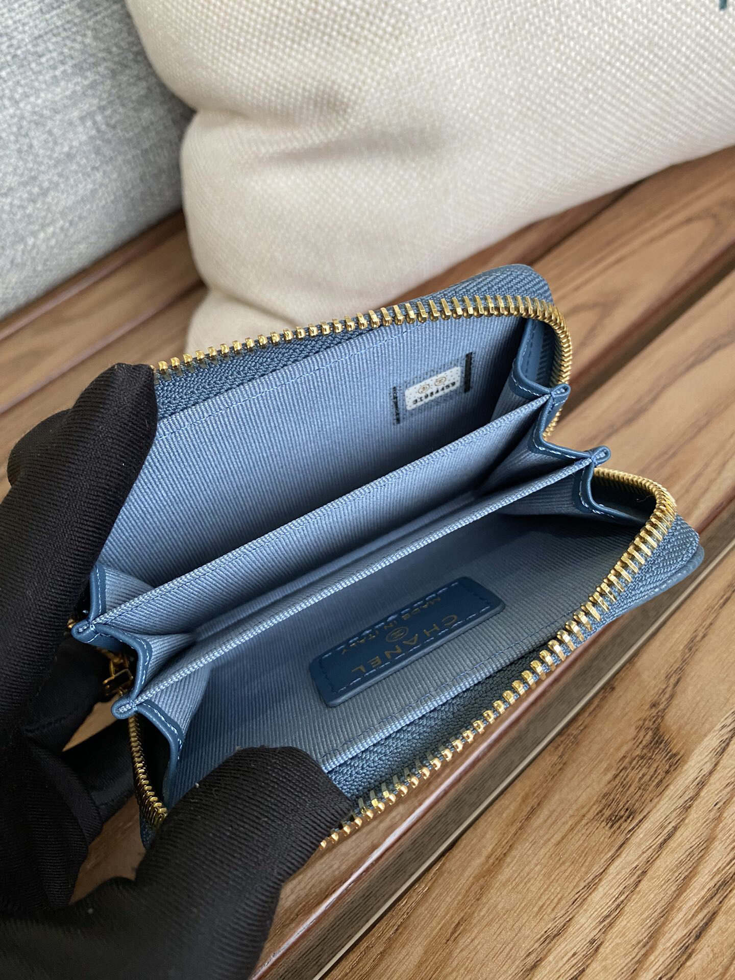 シャネル「Chanel」クラシック ペブルド カーフスキン ジップ コインパース