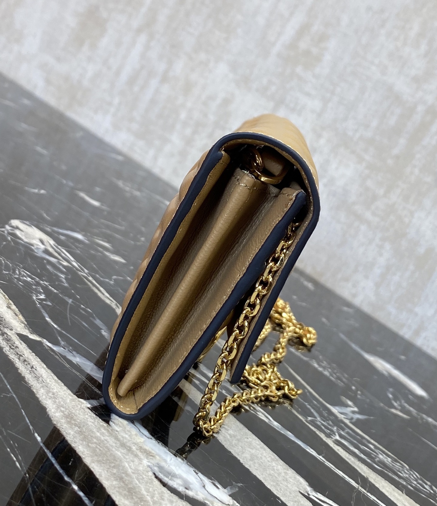 フェンディ「Fendi」バゲット 長財布 ナッパレザー ウォレット