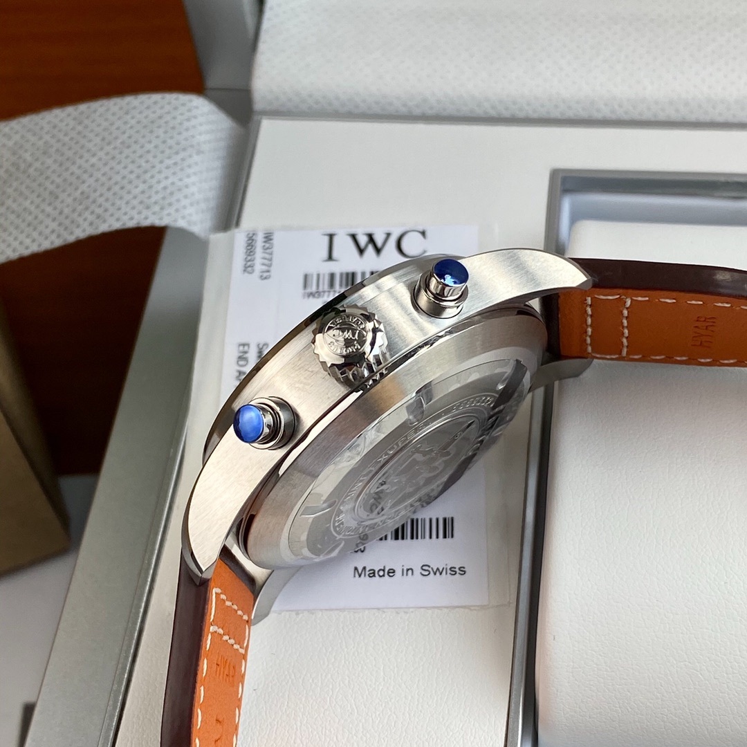 IWC パイロットウォッチ クロノグラフ 43mm「3色」