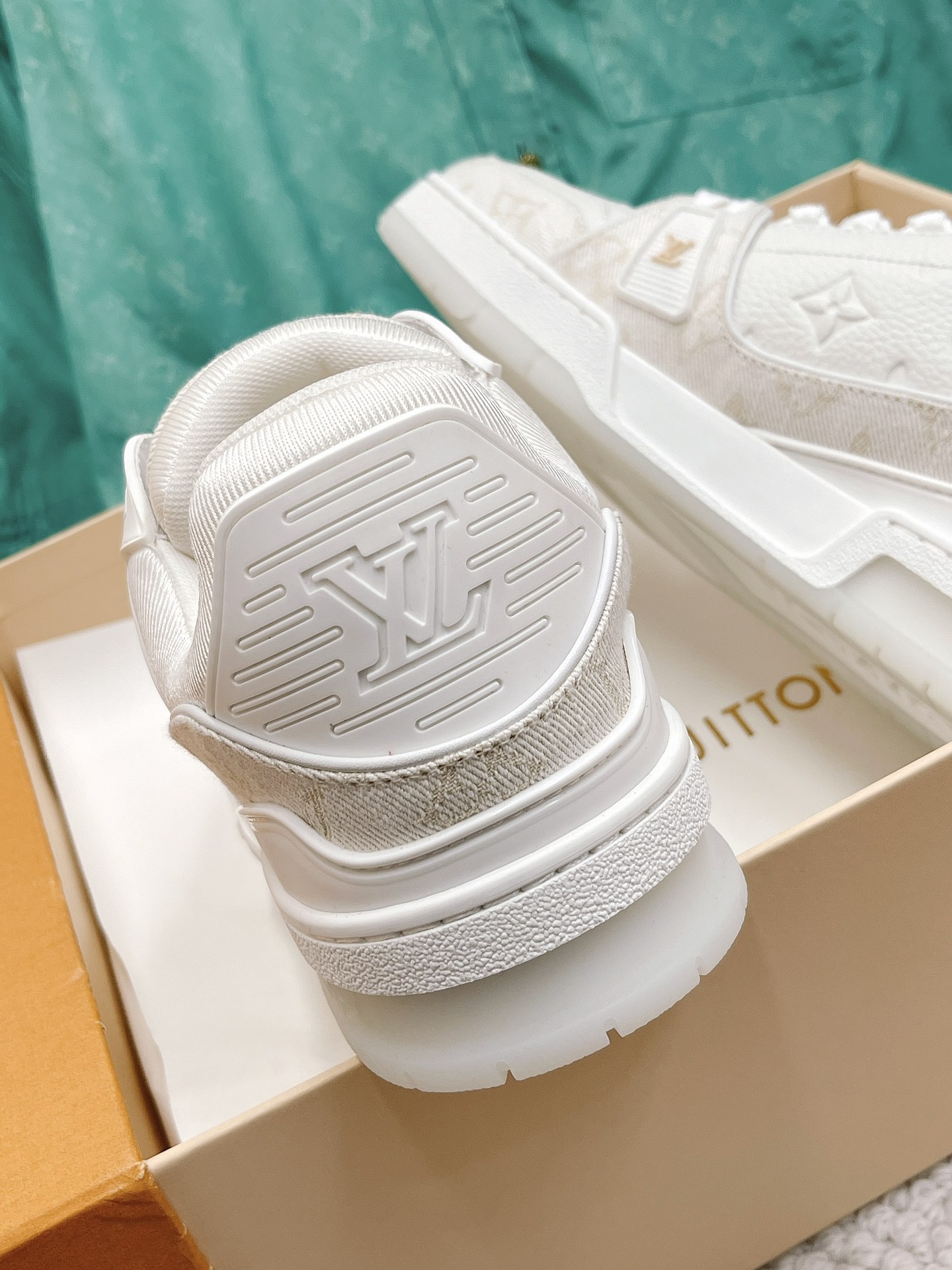 ルイ・ヴィトン「Louis Vuitton」LV トレイナー スニーカー