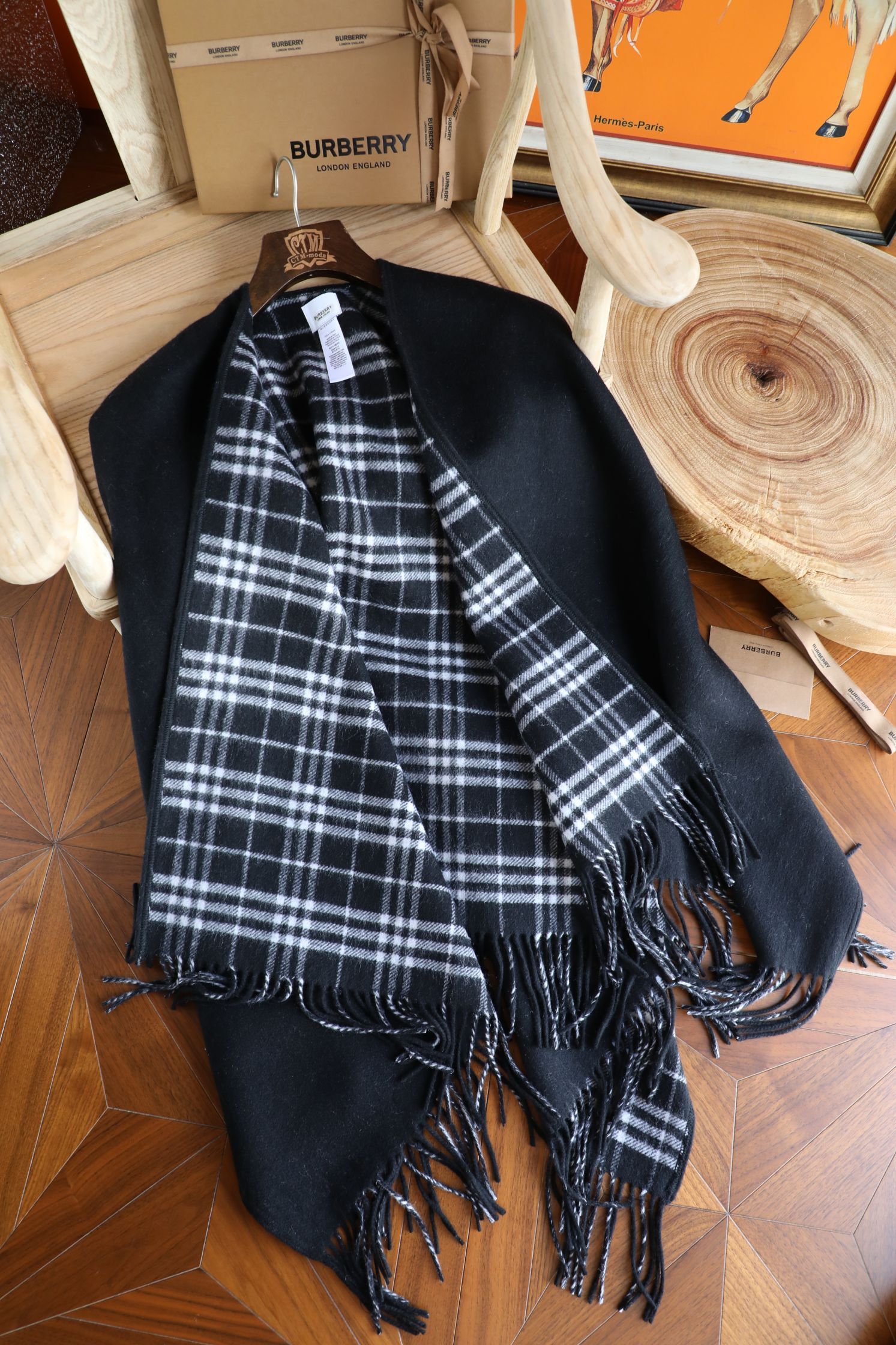 バーバリー「Burberry」リバーシブル チェック ウール ケープ 140x140cm