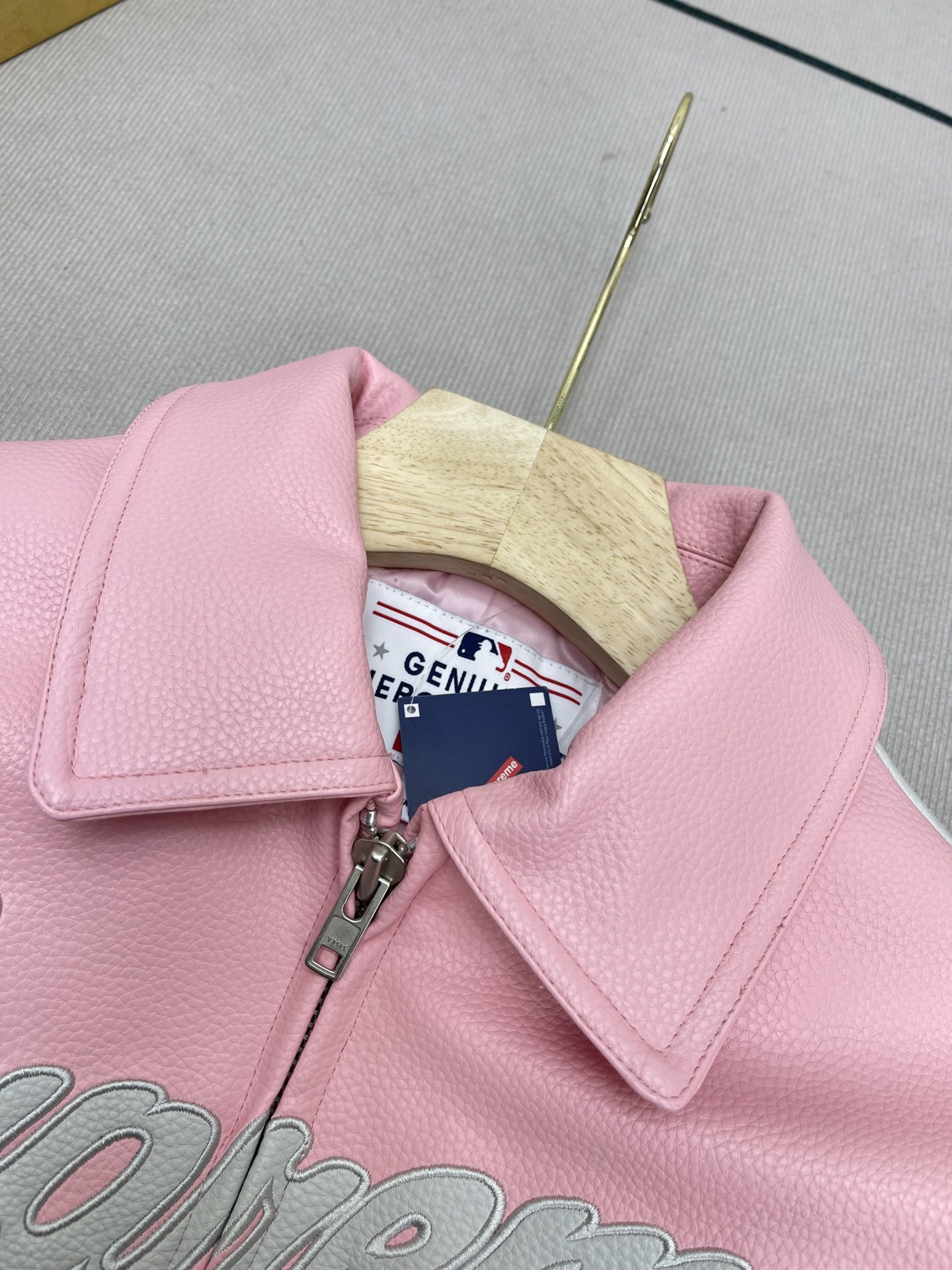 シュプリーム「Supreme x Chicago White Sox」コラボレーション レザージャケット