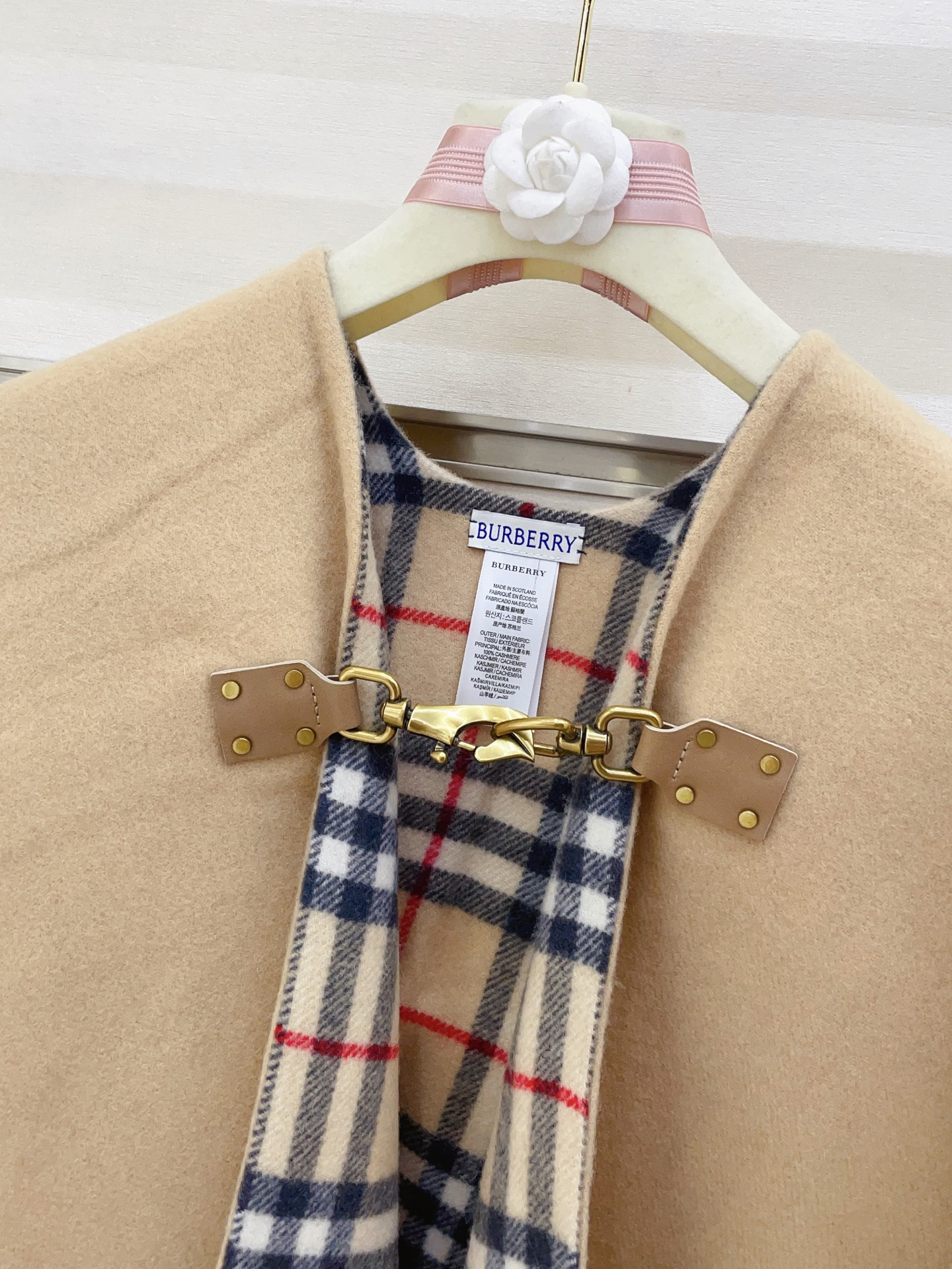 バーバリー「Burberry」チェック ウールケープ 140x140cm