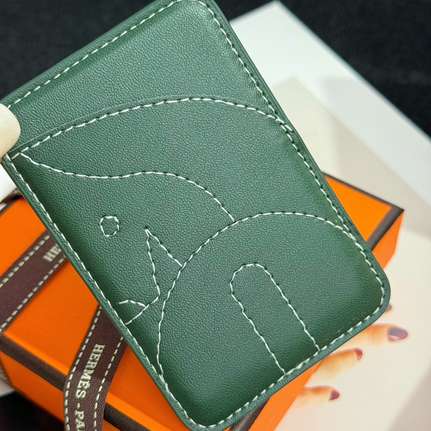 【限定新入荷】エルメス Cheval MagSafe 本革カードケース「12 シリーズ以降全 iPhone 対応」