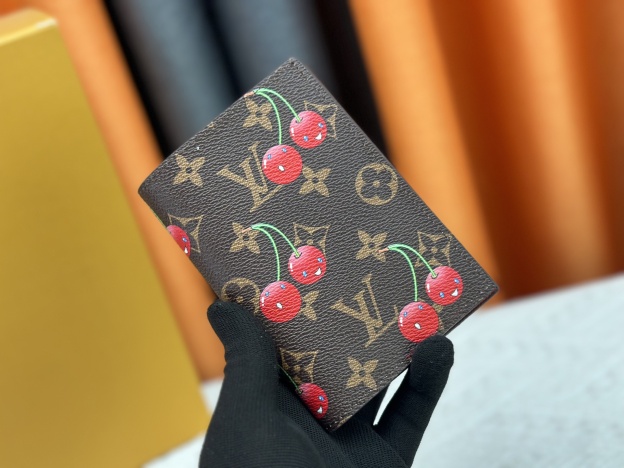 ルイ・ヴィトン パスポートカバー クーヴェルテュール･パスポール
