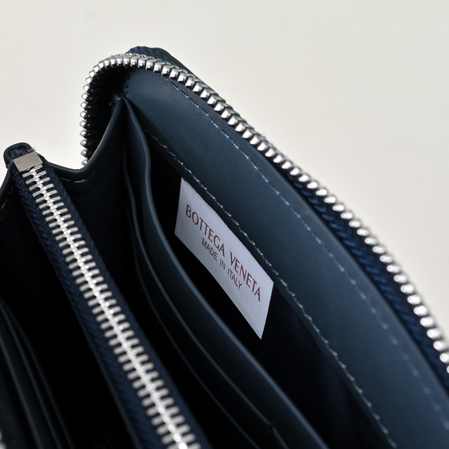 ボッテガ?ヴェネタ「Bottega Veneta」 カセット ロングウォレット