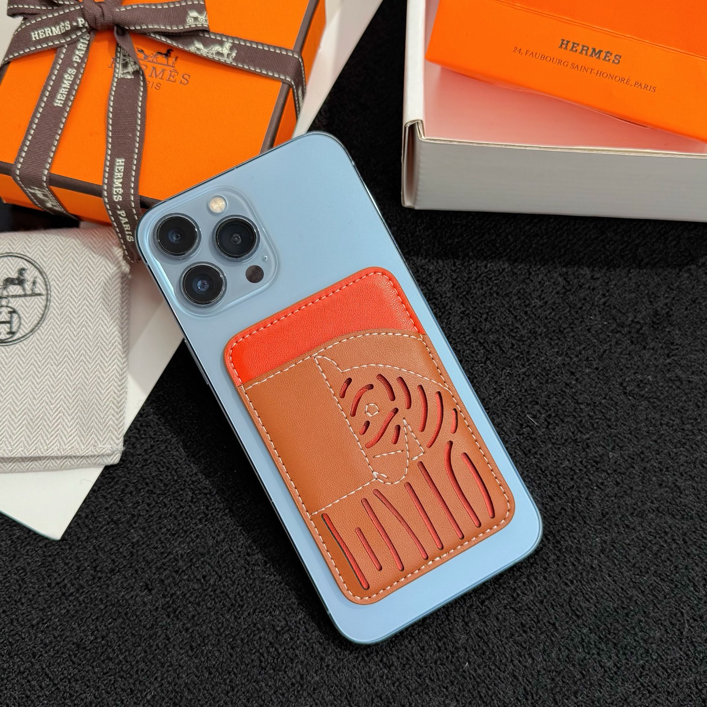【限定新入荷】エルメス Cheval MagSafe 本革カードケース「12 シリーズ以降全 iPhone 対応」