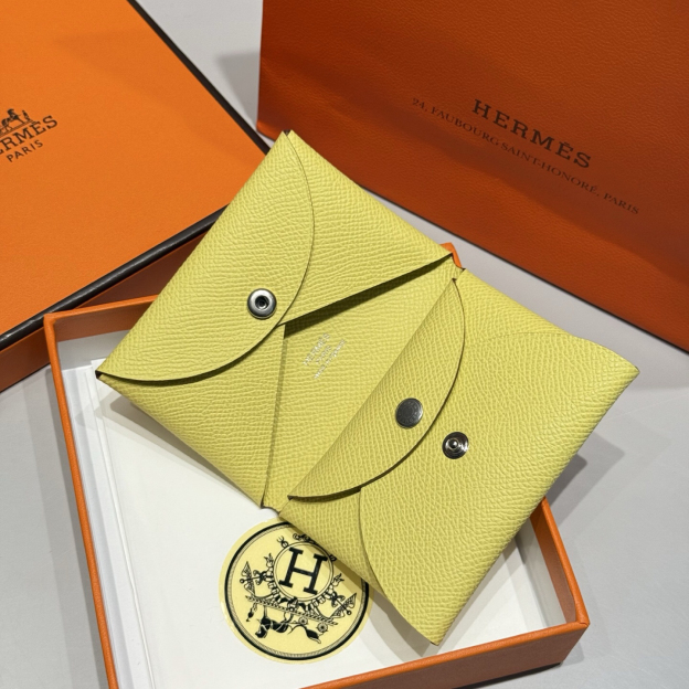 【限定新入荷】エルメス Calvi Duo 二層仕様カードケース「薄型収納」
