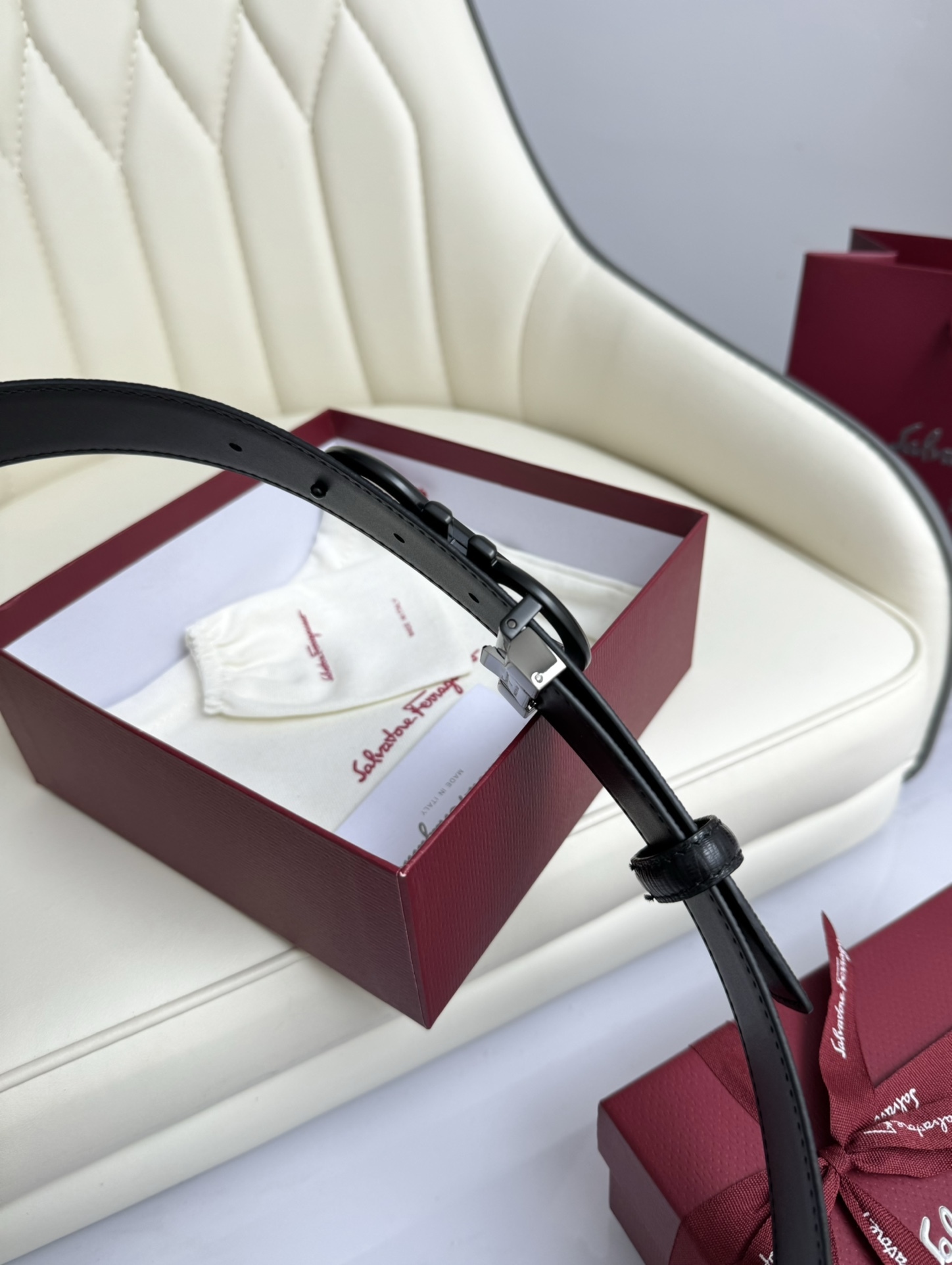【新規倉庫入り】Salvatore Ferragamo 職人仕上げ高級ベルト「全長約 100cm」