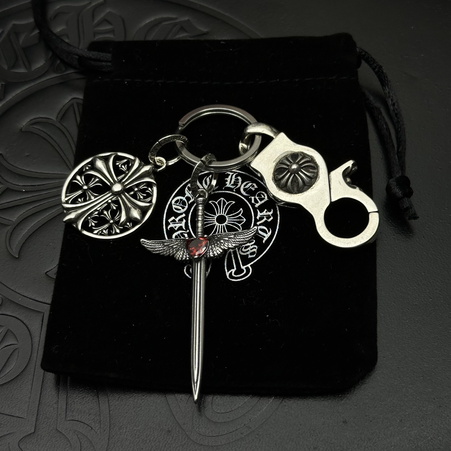 クロムハーツ「Chrome Hearts」キーホルダー＆バッグチャーム - トレンドシンボル