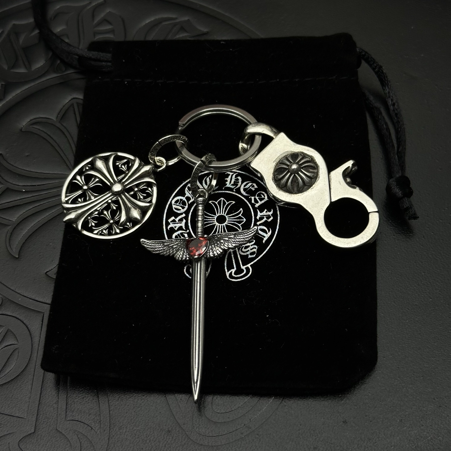 クロムハーツ「Chrome Hearts」キーホルダー＆バッグチャーム - トレンドシンボル