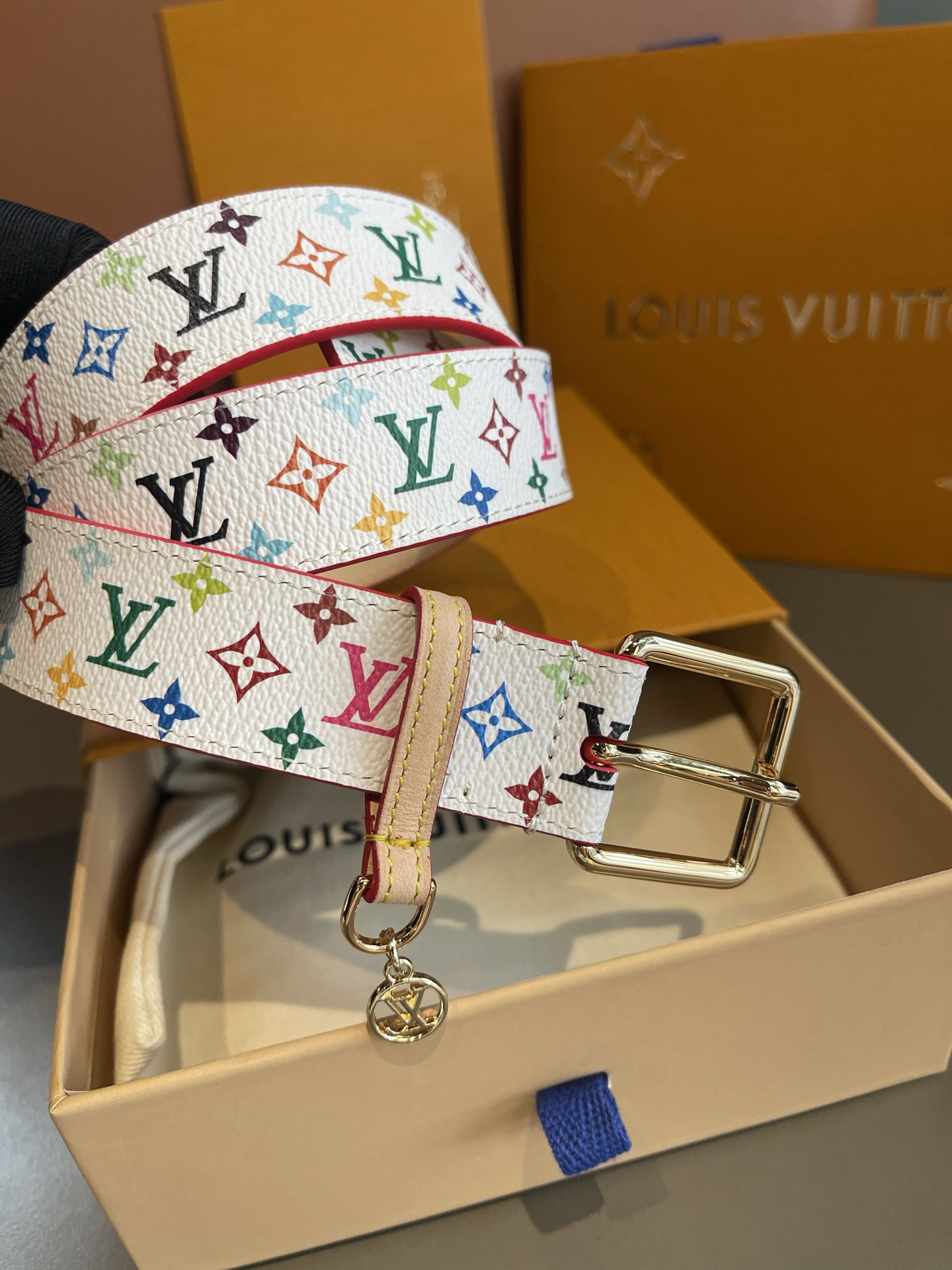 【新商品入荷】Louis Vuitton クラシックハイクオリティベルト「全長約 100cm」