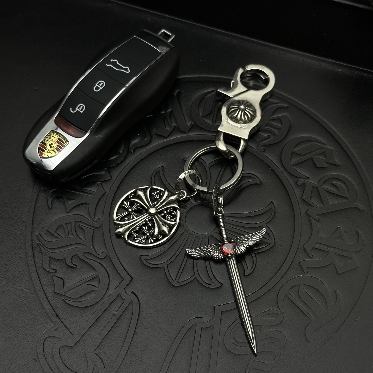 クロムハーツ「Chrome Hearts」キーホルダー＆バッグチャーム - トレンドシンボル