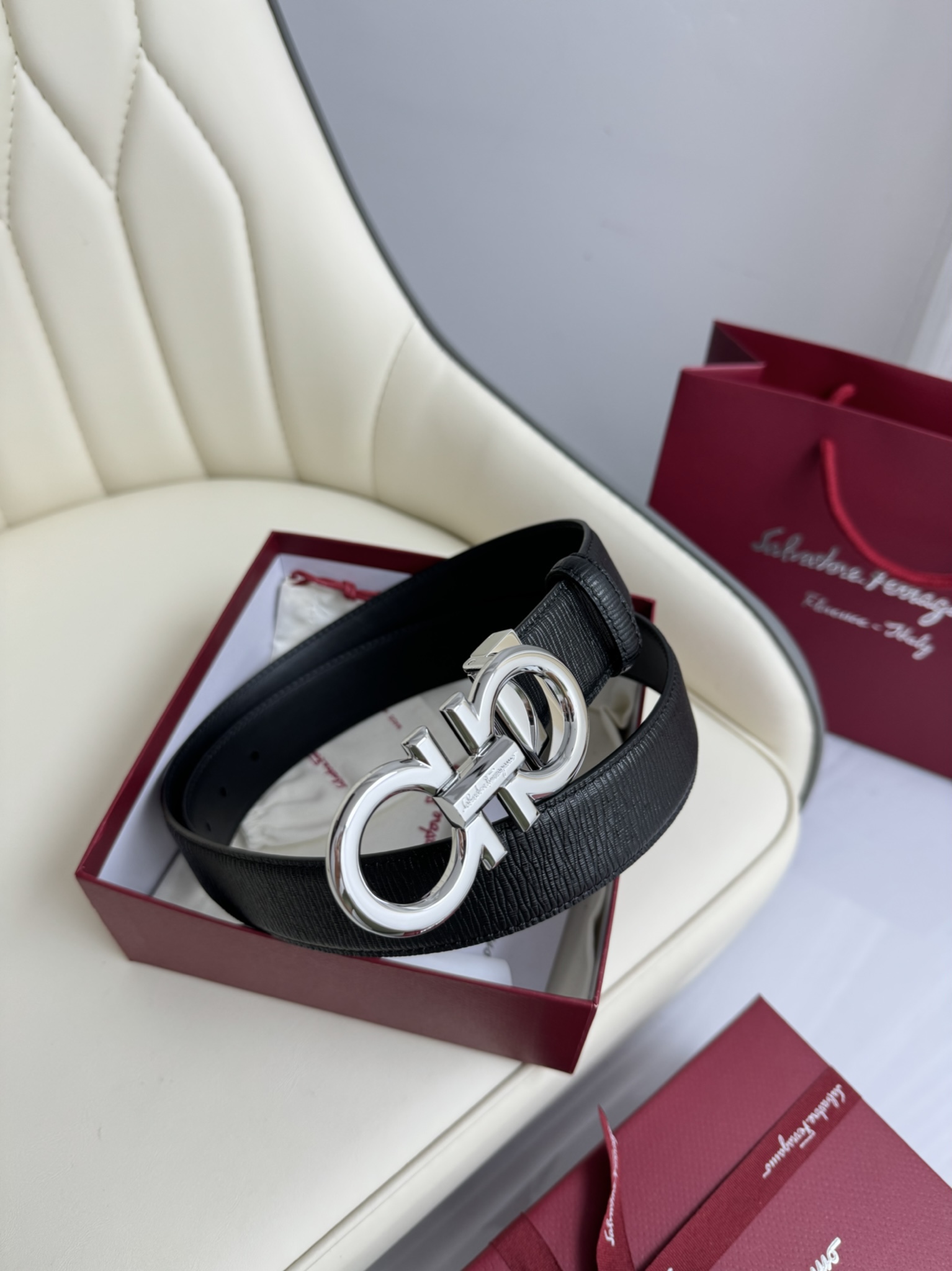 【新規倉庫入り】Salvatore Ferragamo 職人仕上げ高級ベルト「全長約 100cm」
