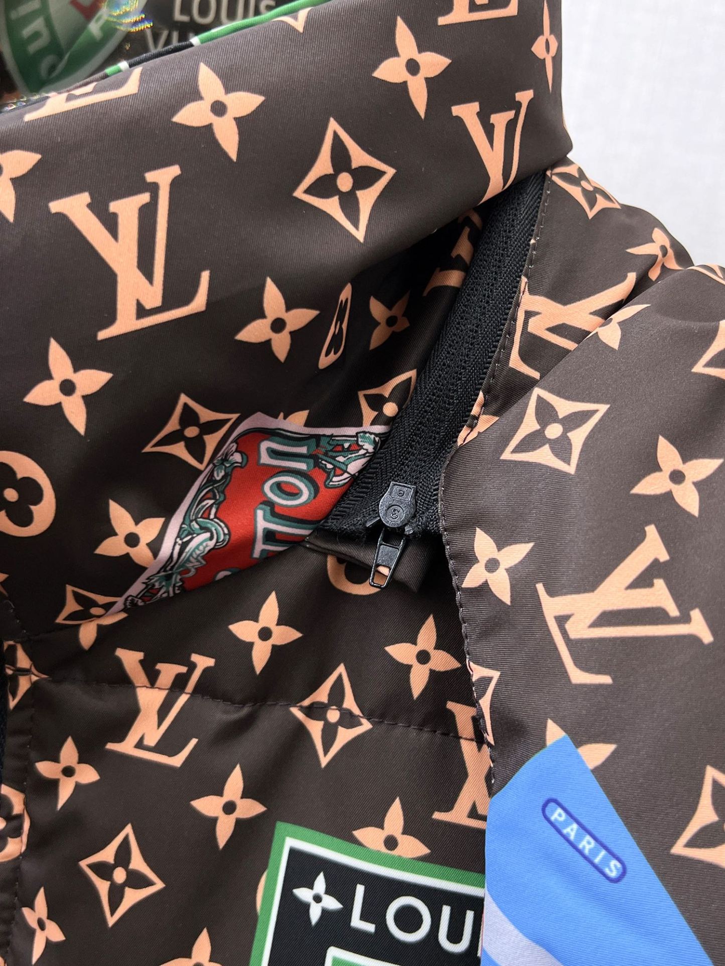 ルイ・ヴィトン「Louis Vuitton」‌冬用フード付きダウンジャケット 男女兼用