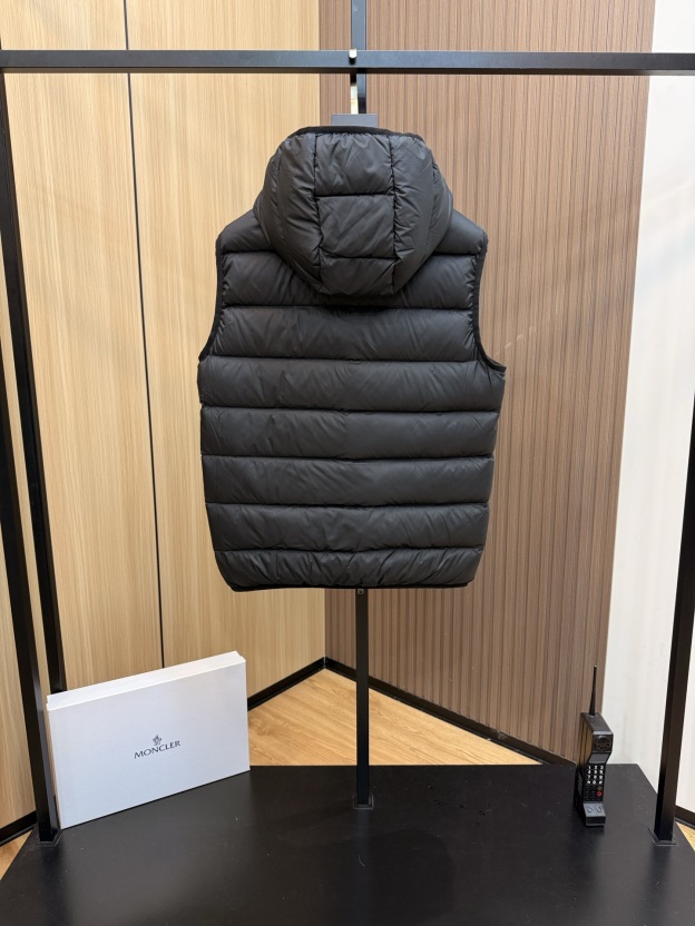 モンクレール 秋冬 メンズ ファッションダウンベスト