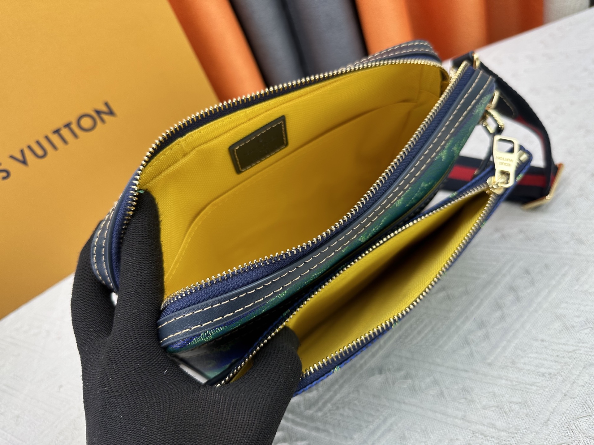 ルイ・ヴィトン「Louis Vuitton」新作 Trio メッセンジャーバッグ