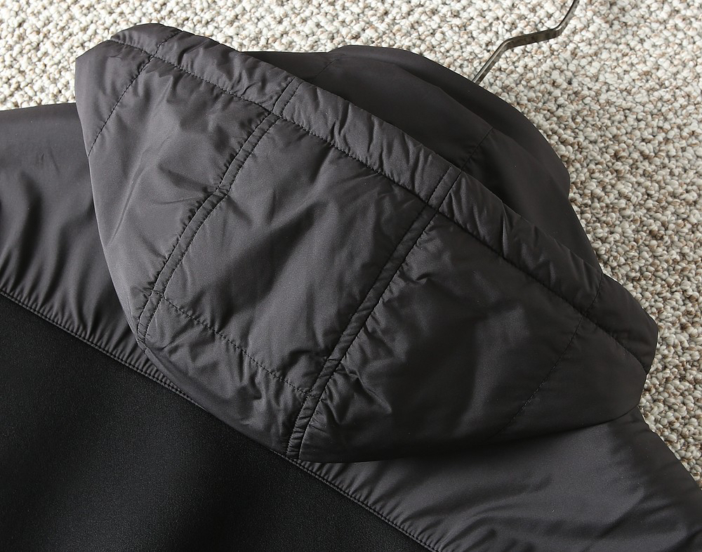 プラダ「Prada」秋冬 フード付きアウター