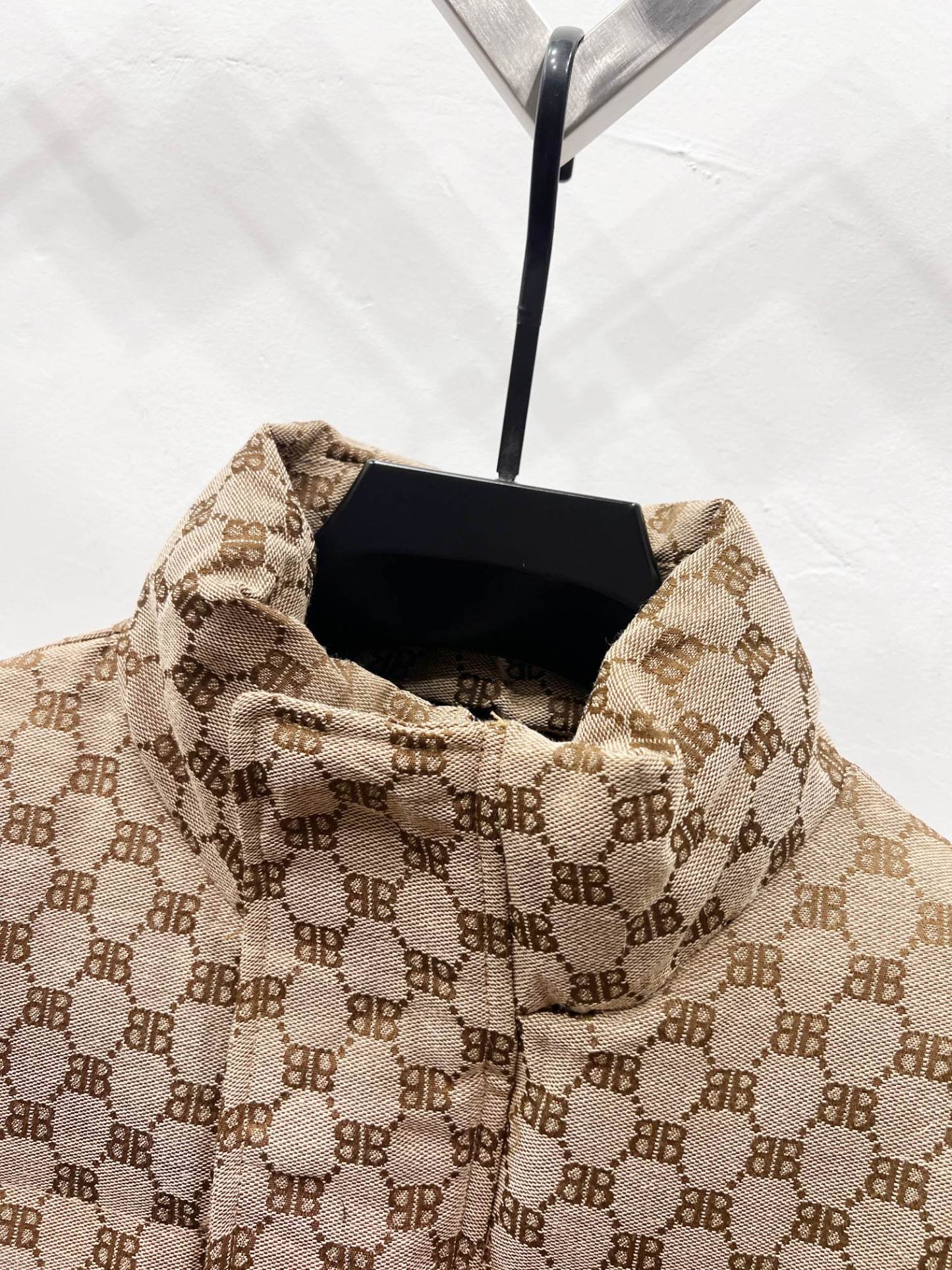 バレンシアガ「Balenciaga」‌軽奢華なジャカード柄個性ダウンジャケット 男女兼用