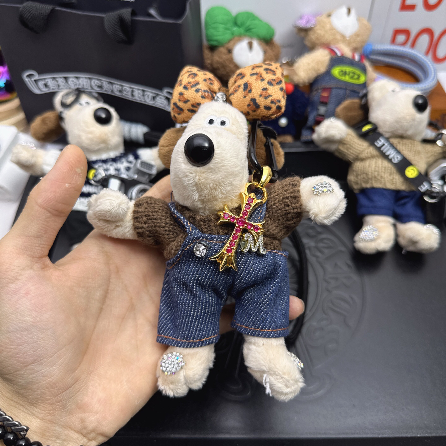 クロムハーツ「Chrome Hearts」バッグチャーム - すべてのトレンドバッグに合わせて、クールでキュートなスタイルを