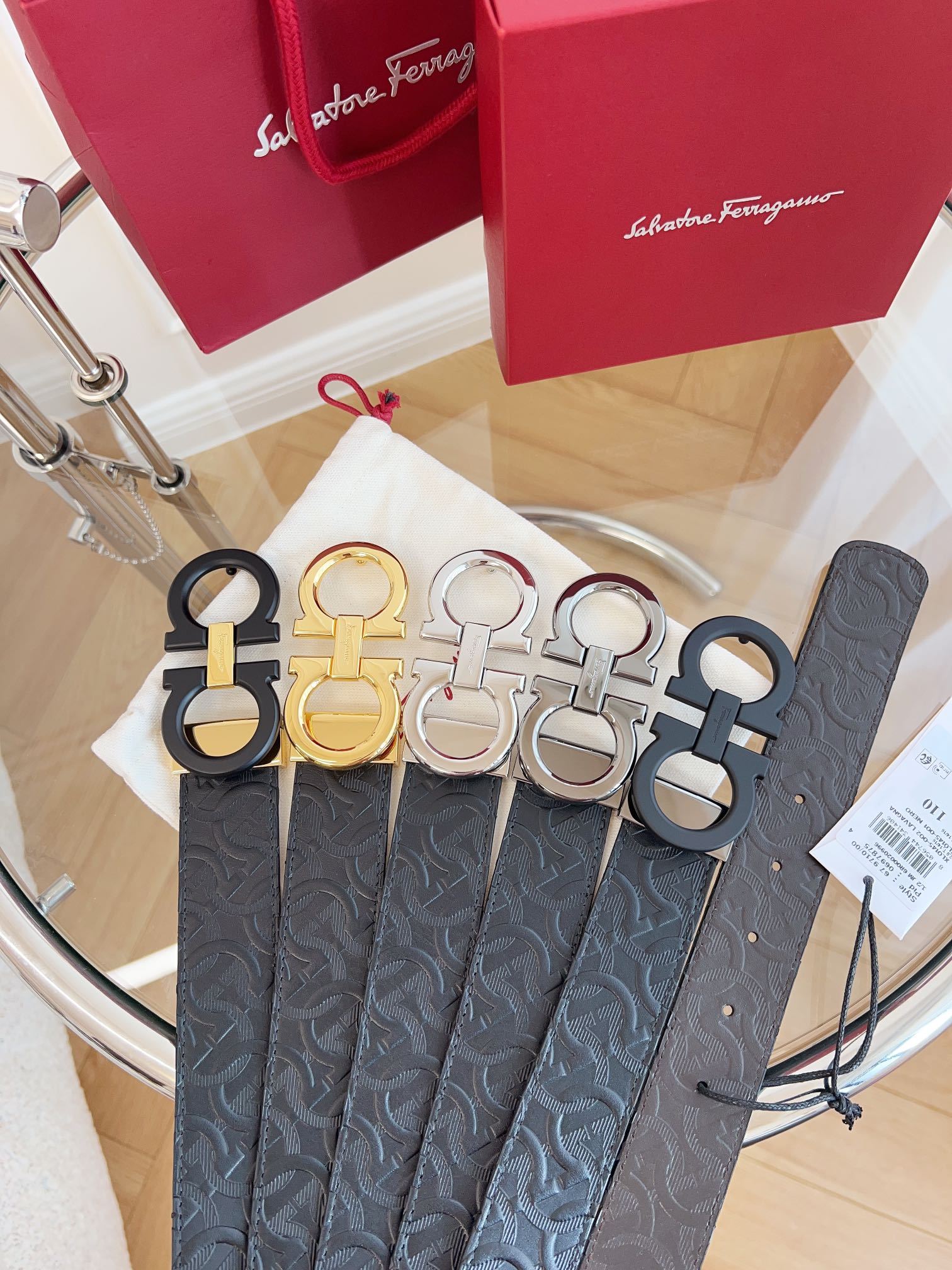 【新規倉庫入り】Salvatore Ferragamo 職人仕上げ高級ベルト「全長約 100cm」
