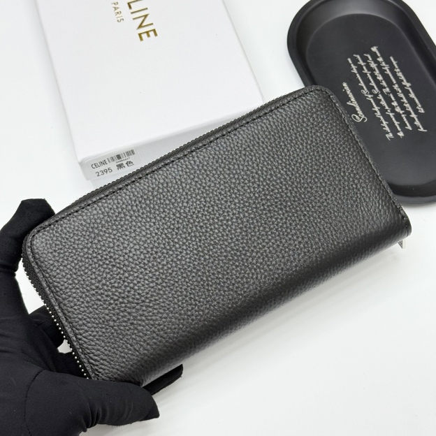 セリーヌ「Celine」TRIOMPHE CUIR ラージジップウォレット