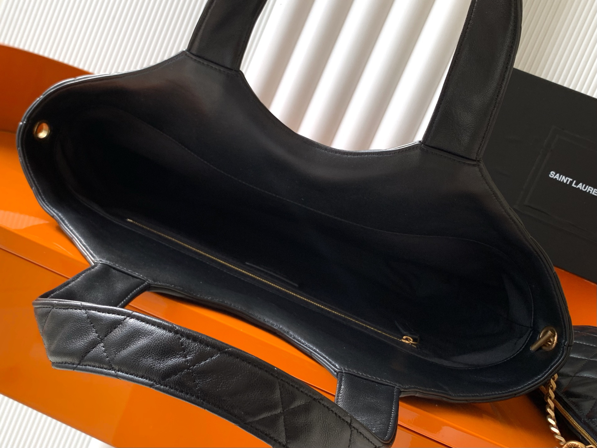 サンローラン「Saint Laurent」イカール ミディアム（キルティングナッパレザー）