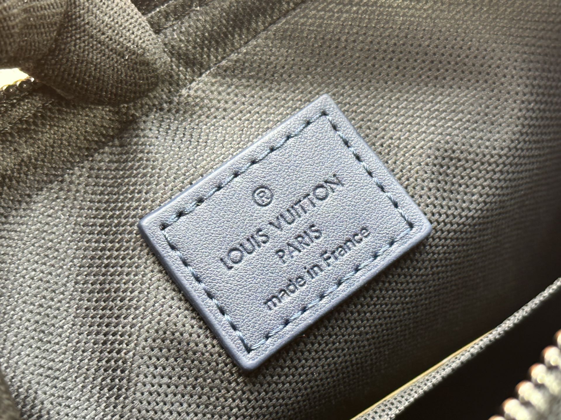 ルイ・ヴィトン「Louis Vuitton」新作 Trio メッセンジャーバッグ