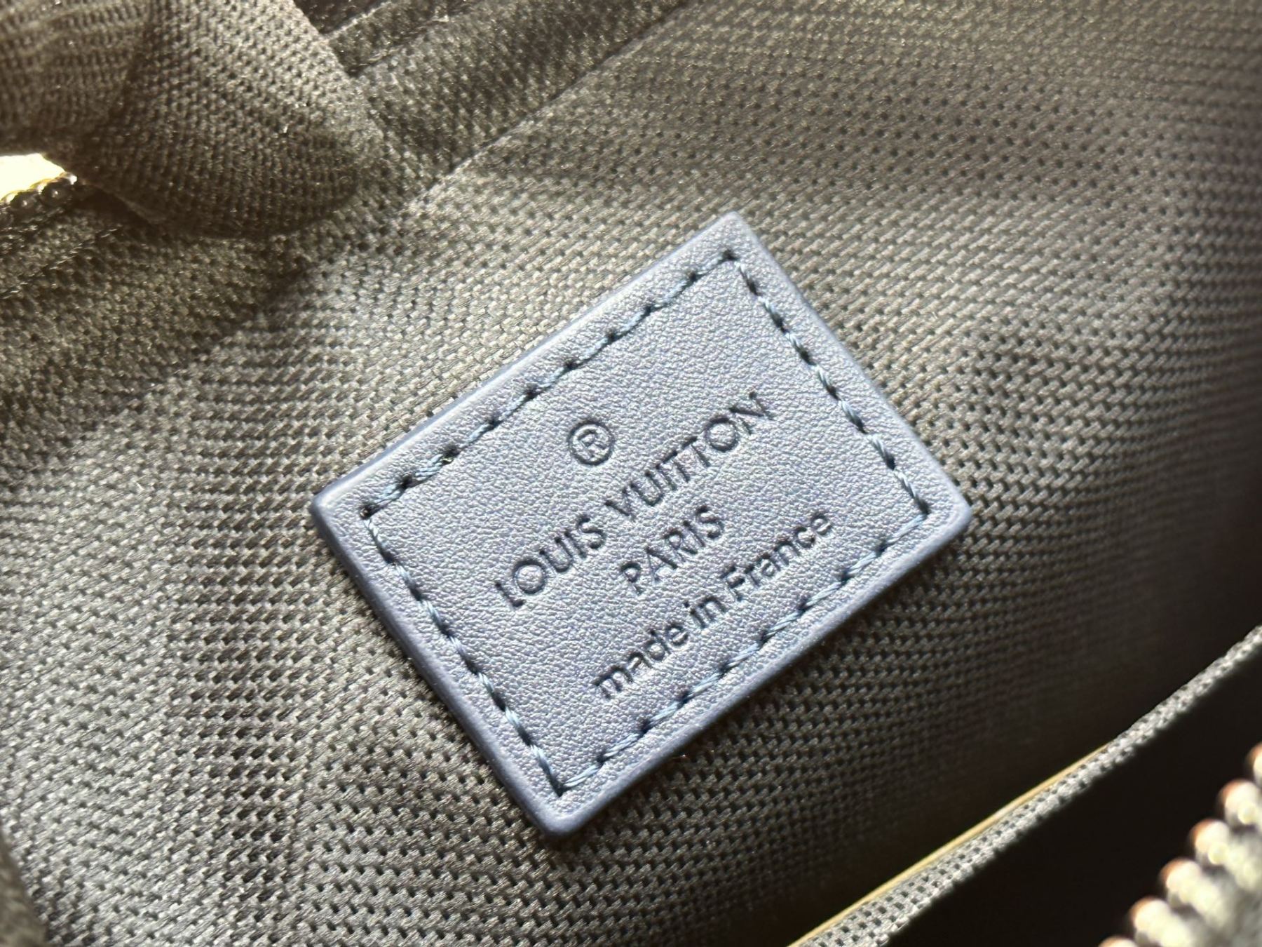 ルイ・ヴィトン「Louis Vuitton」新作 Trio メッセンジャーバッグ